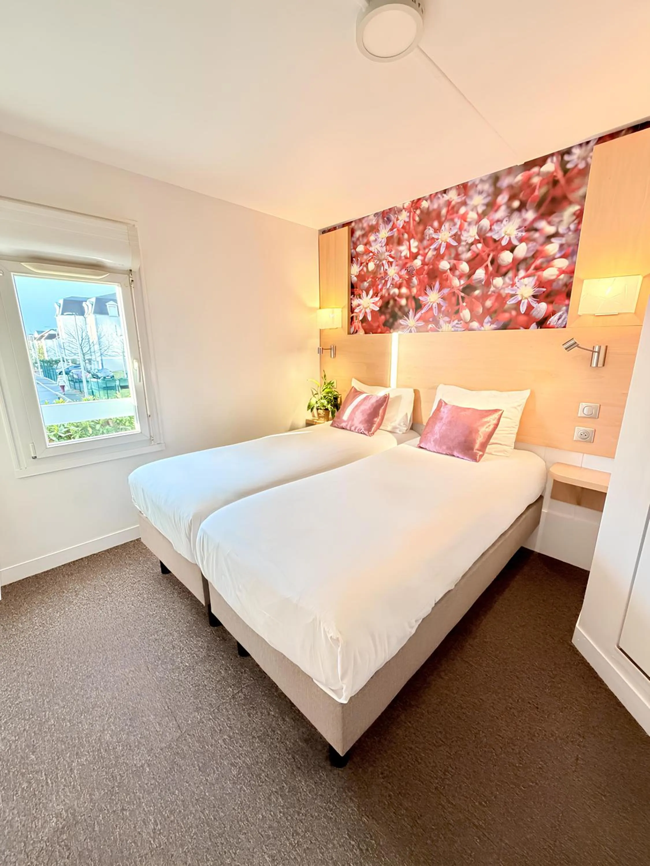 Bedroom, Bed in Fasthotel Orleans Zénith