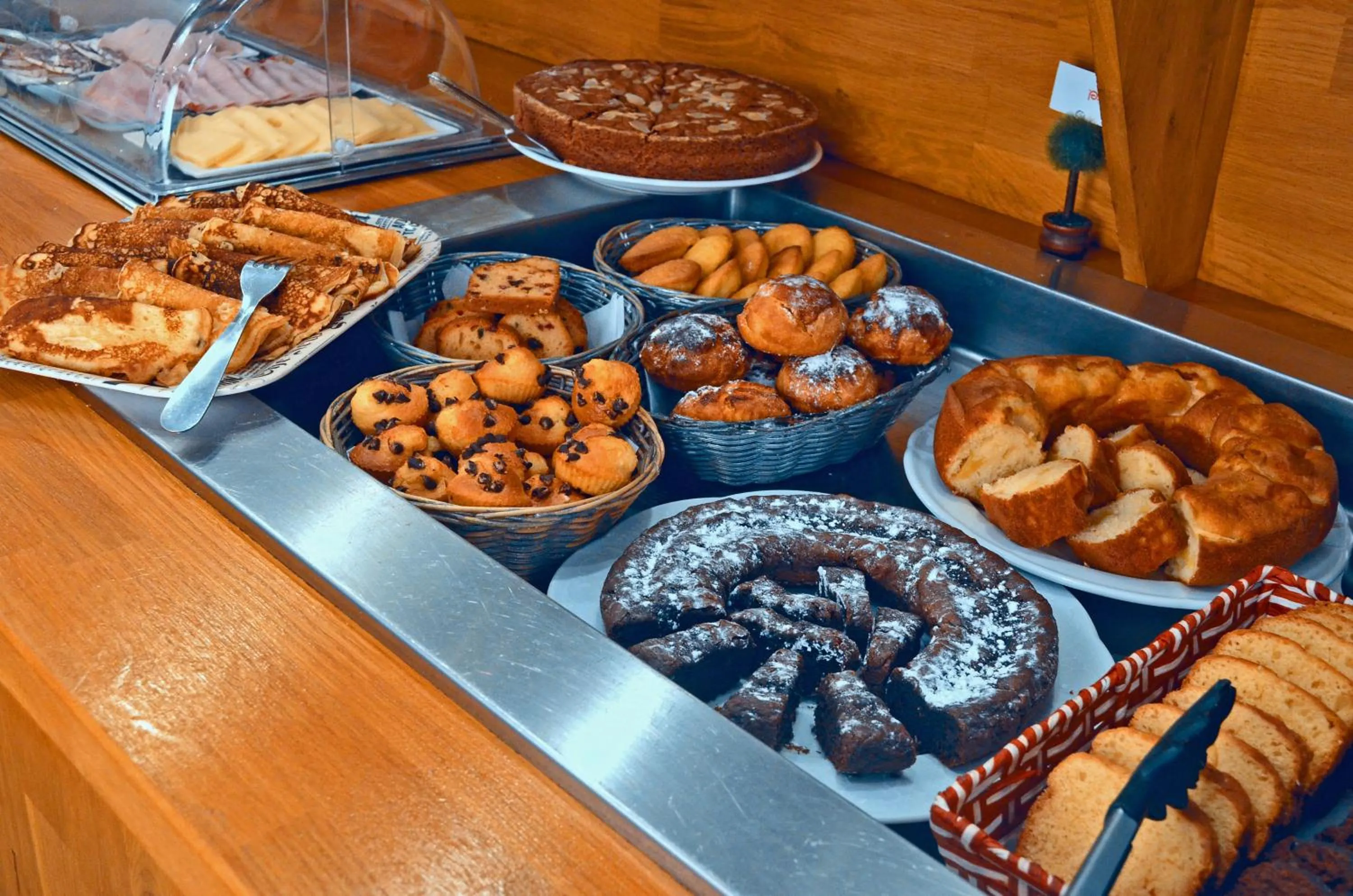 Buffet breakfast in Fasthotel Orleans Zénith