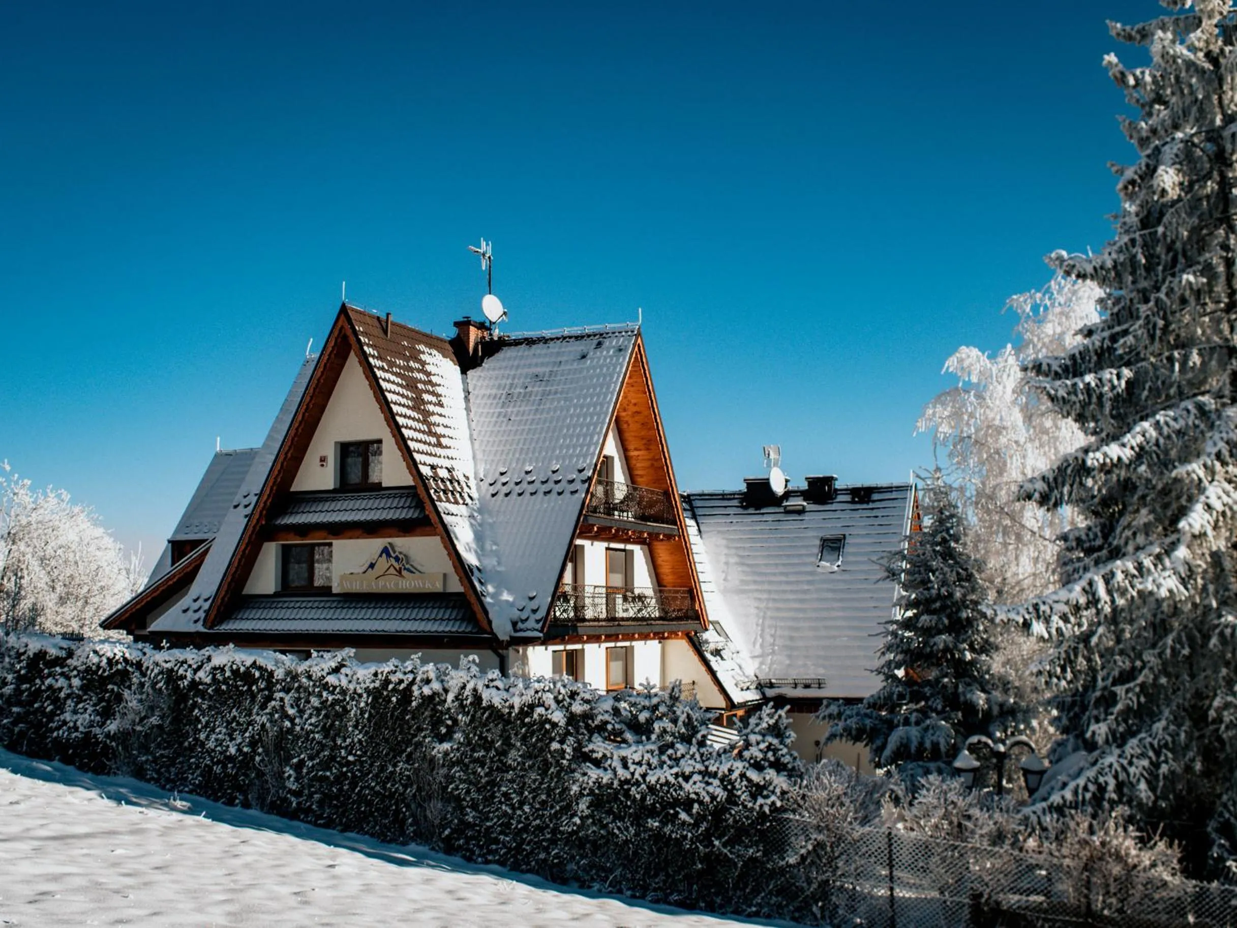 Property building in Willa Pachówka - tam, gdzie natura spotyka się z nowoczesnością