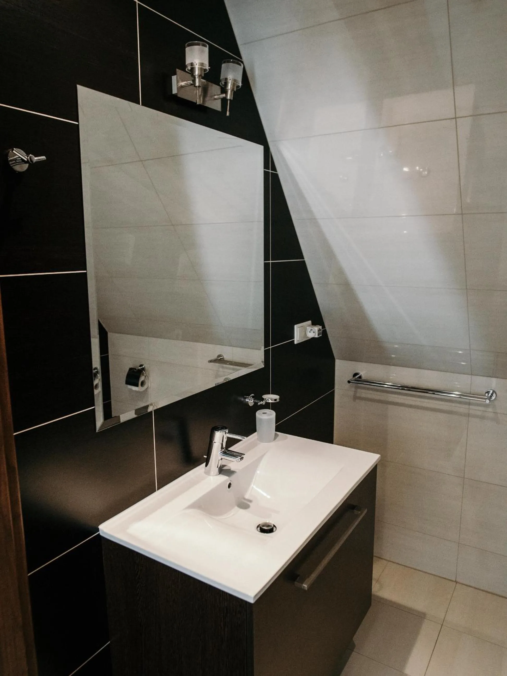Bathroom in Willa Pachówka - tam, gdzie natura spotyka się z nowoczesnością