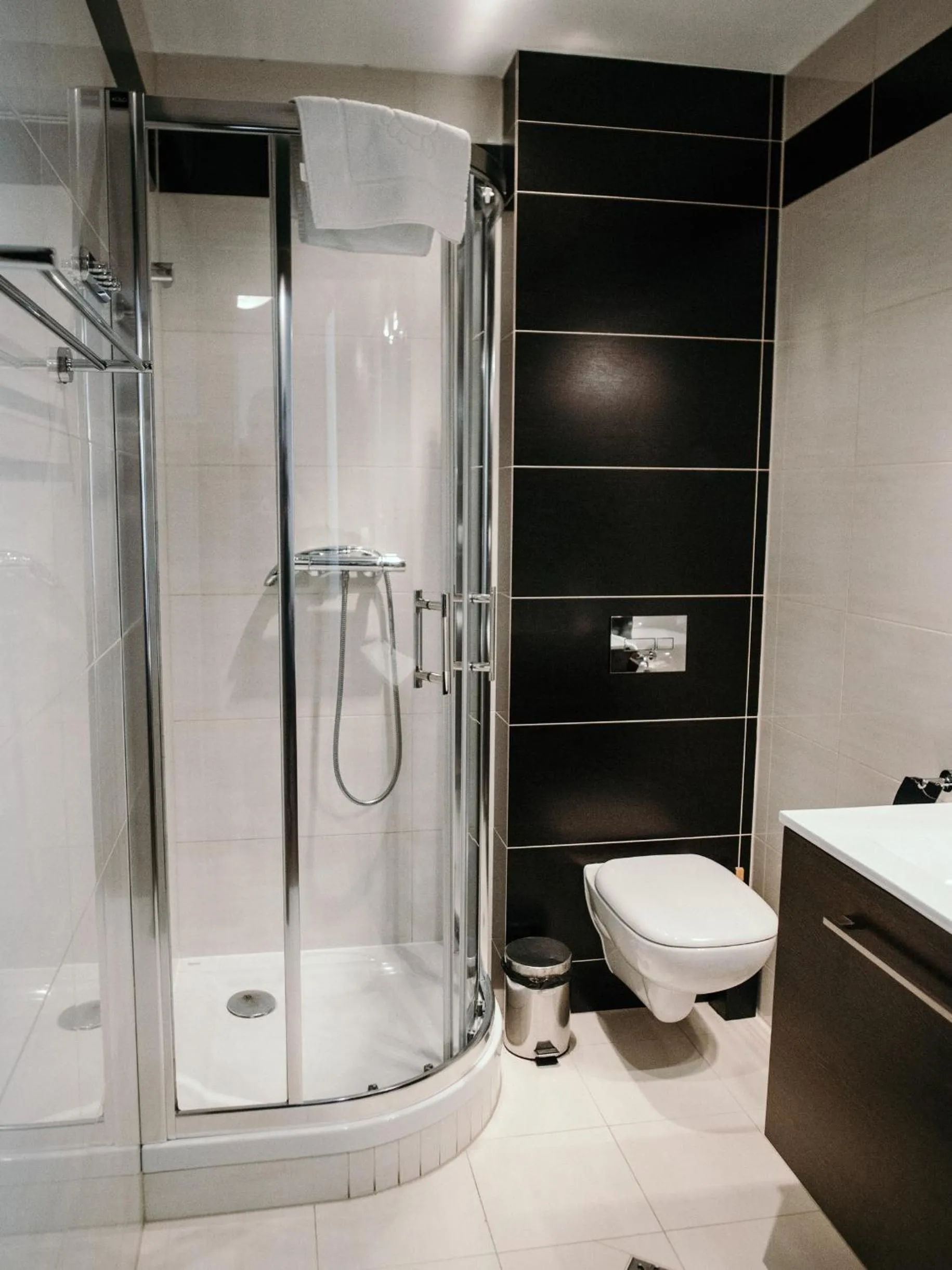 Bathroom in Willa Pachówka - tam, gdzie natura spotyka się z nowoczesnością