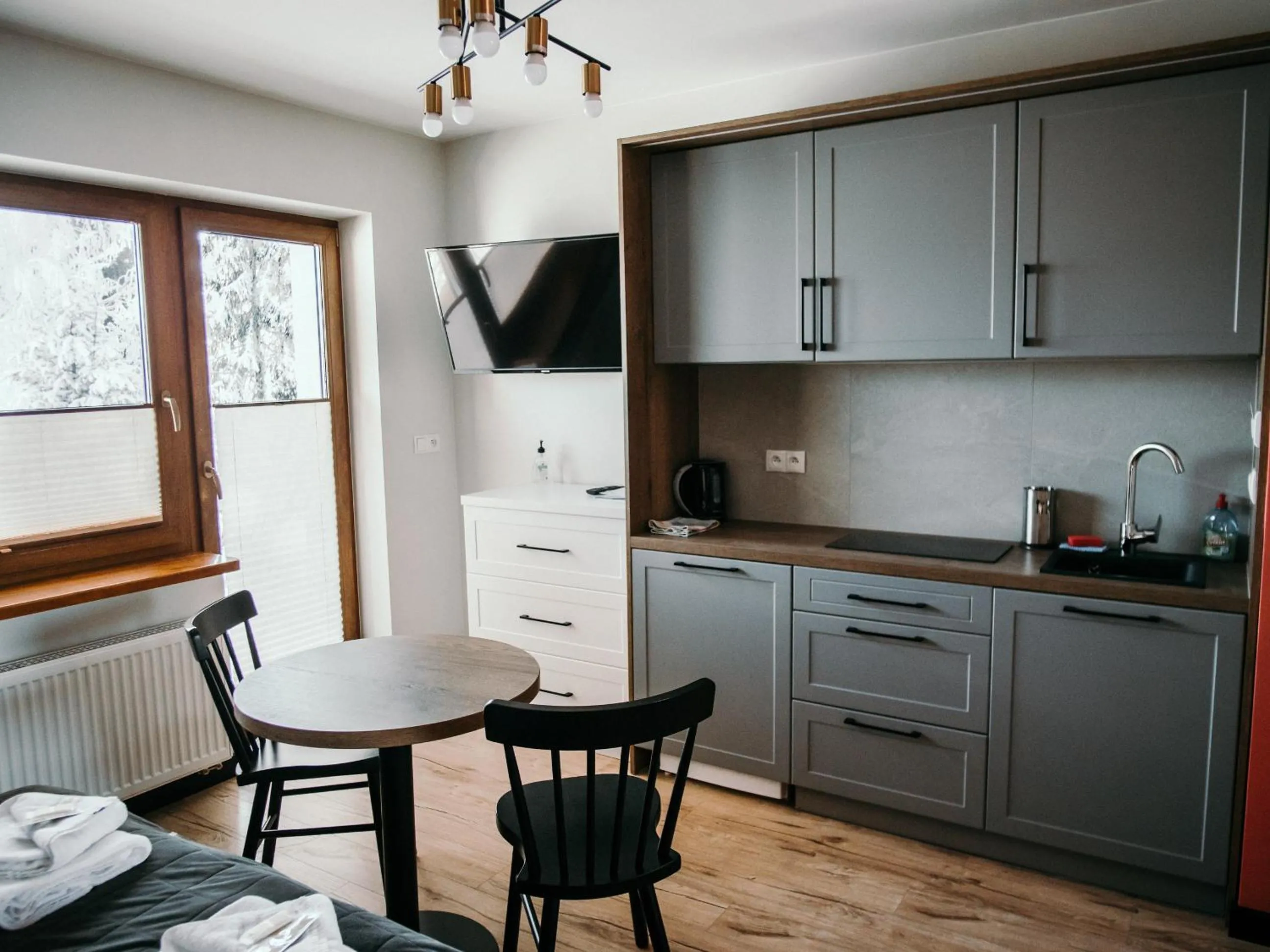 Kitchen or kitchenette in Willa Pachówka - tam, gdzie natura spotyka się z nowoczesnością