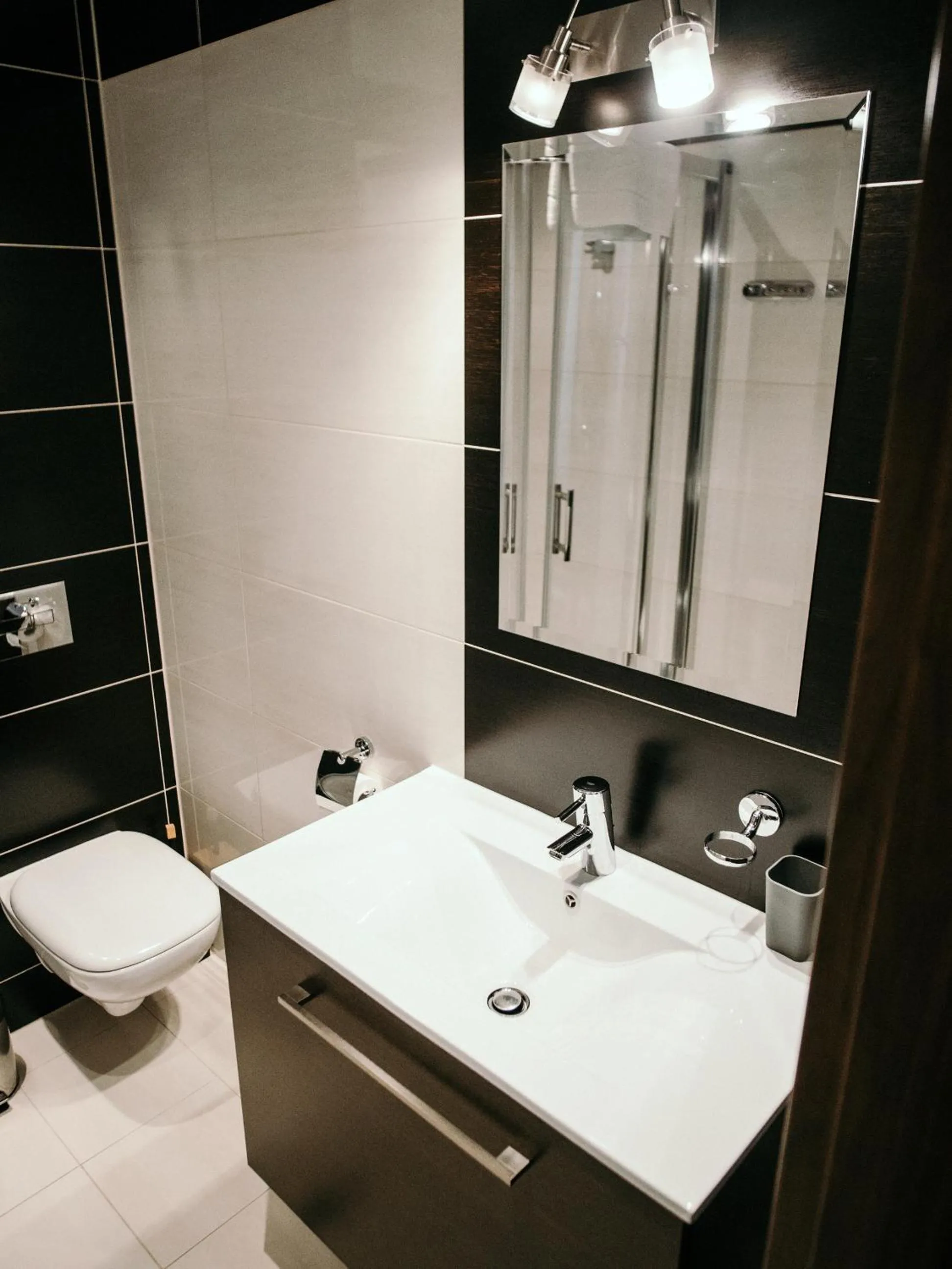 Bathroom in Willa Pachówka - tam, gdzie natura spotyka się z nowoczesnością