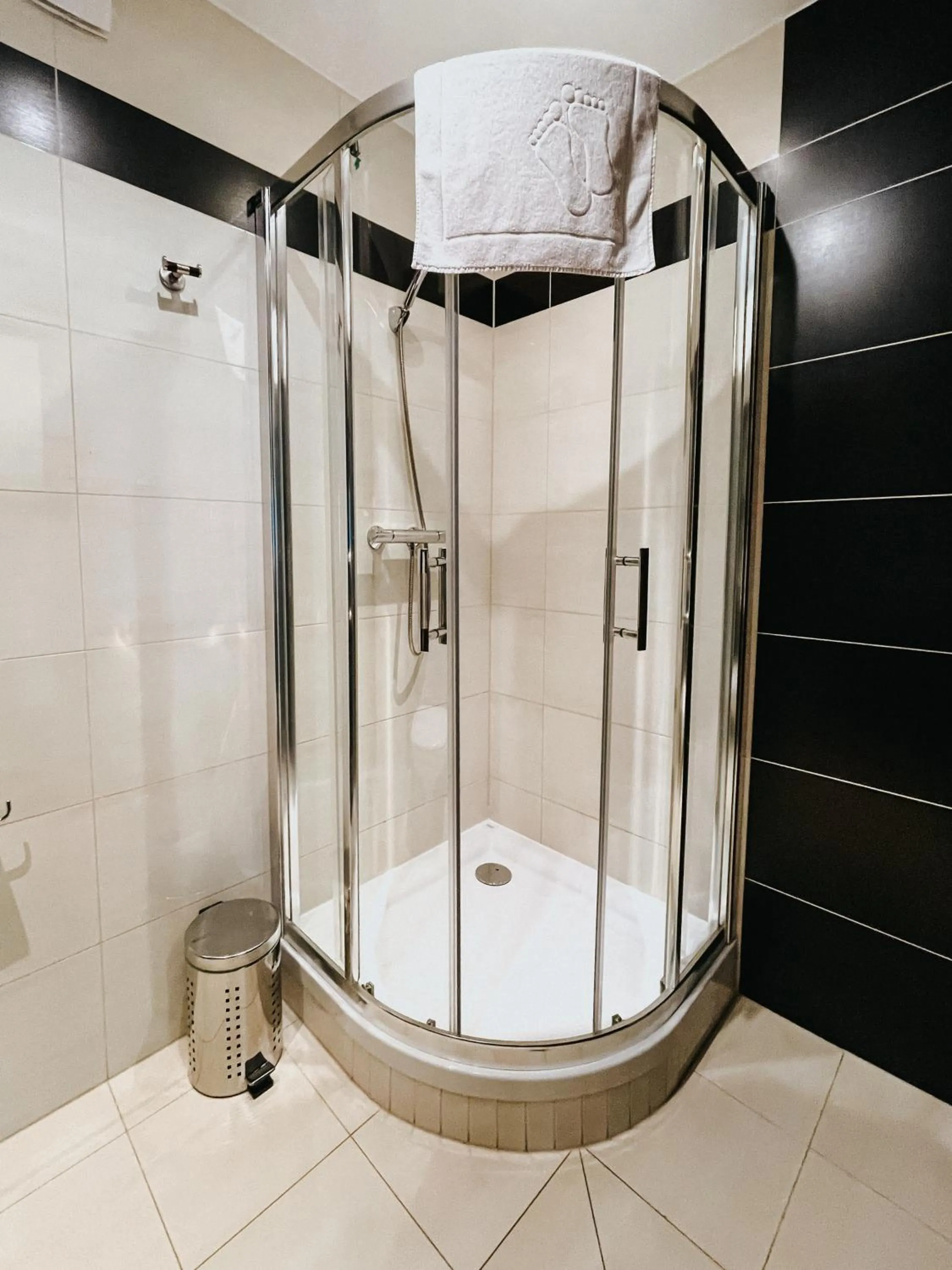 Bathroom in Willa Pachówka - tam, gdzie natura spotyka się z nowoczesnością