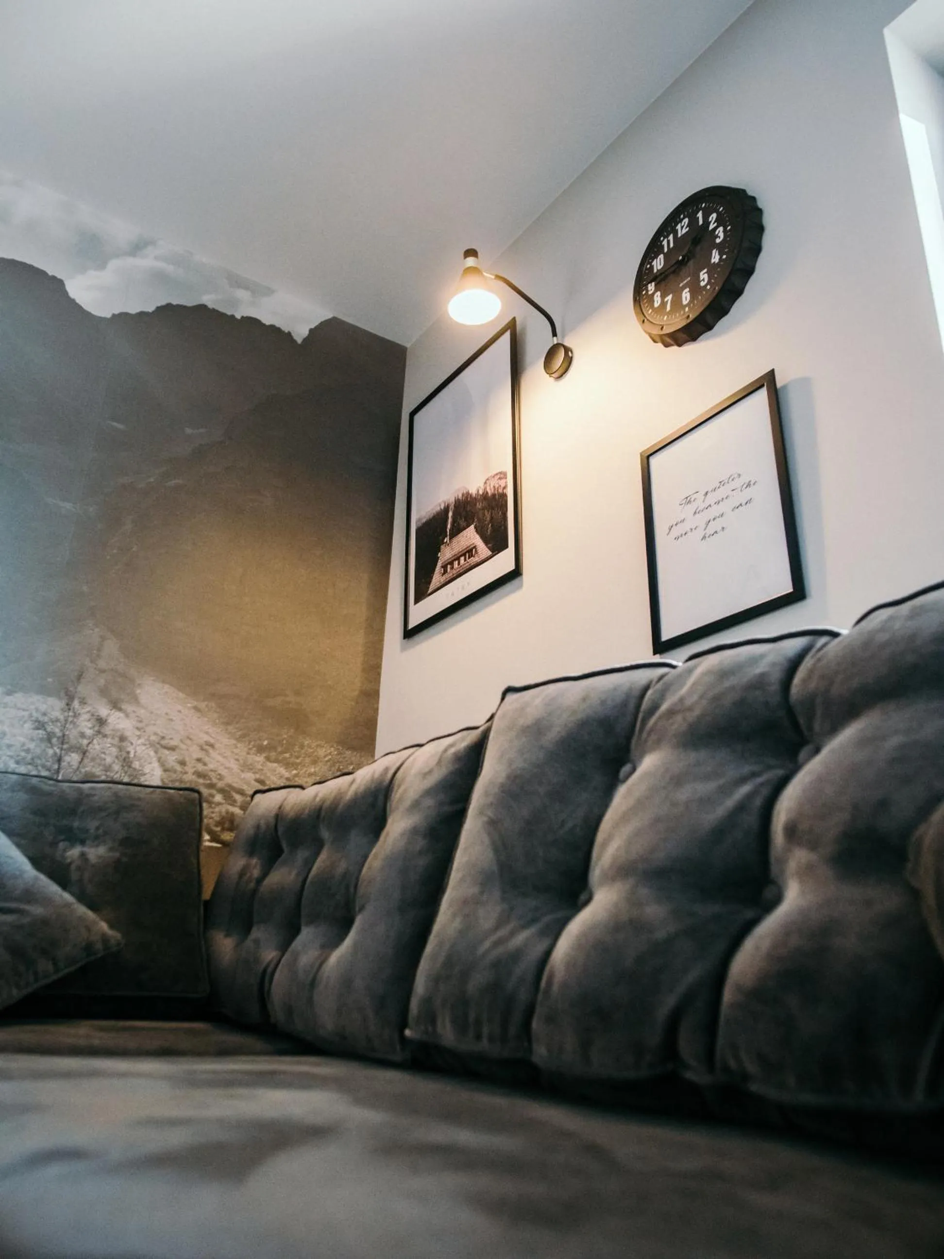 Living room, Bed in Willa Pachówka - tam, gdzie natura spotyka się z nowoczesnością