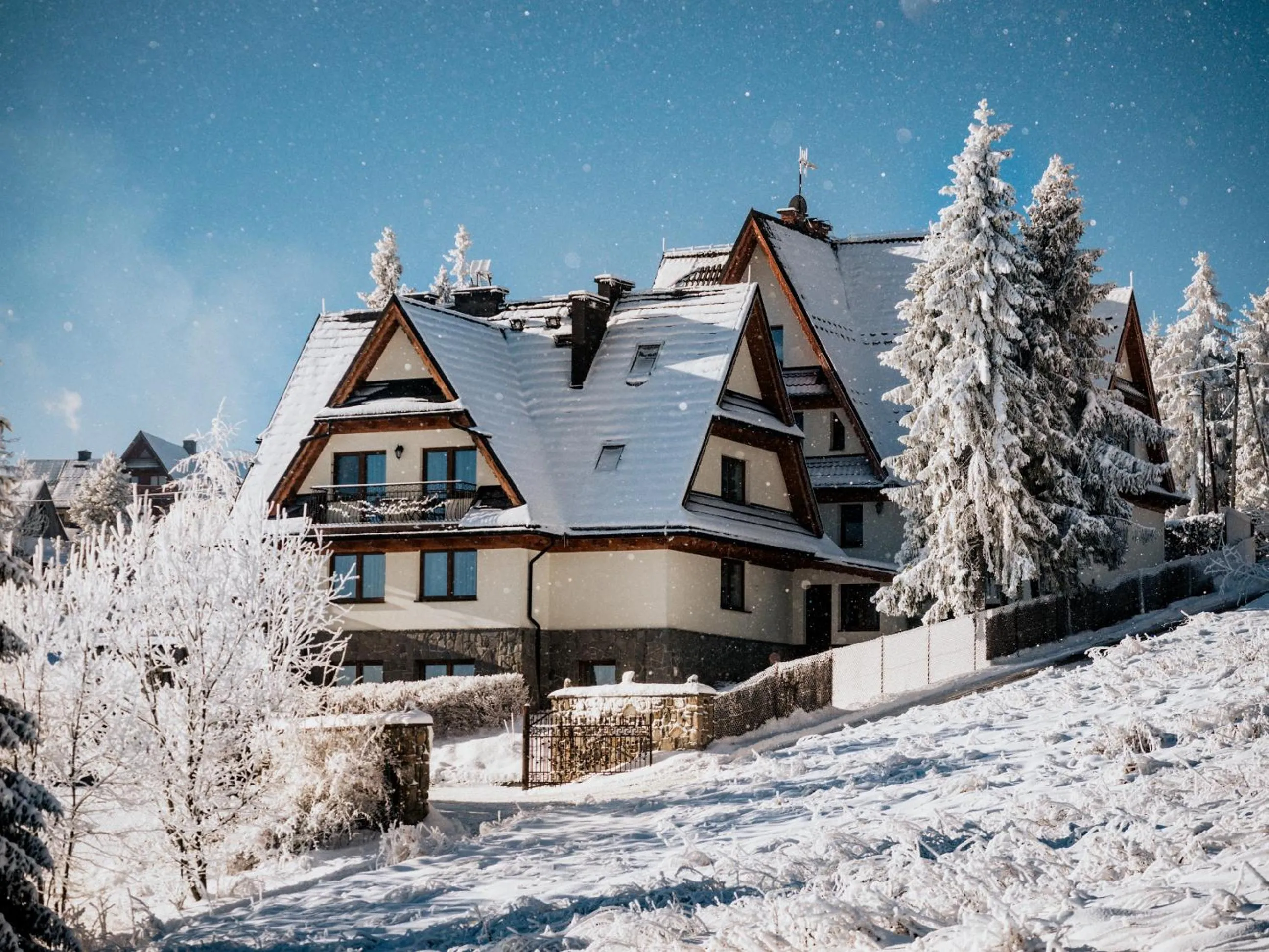 Property building in Willa Pachówka - tam, gdzie natura spotyka się z nowoczesnością