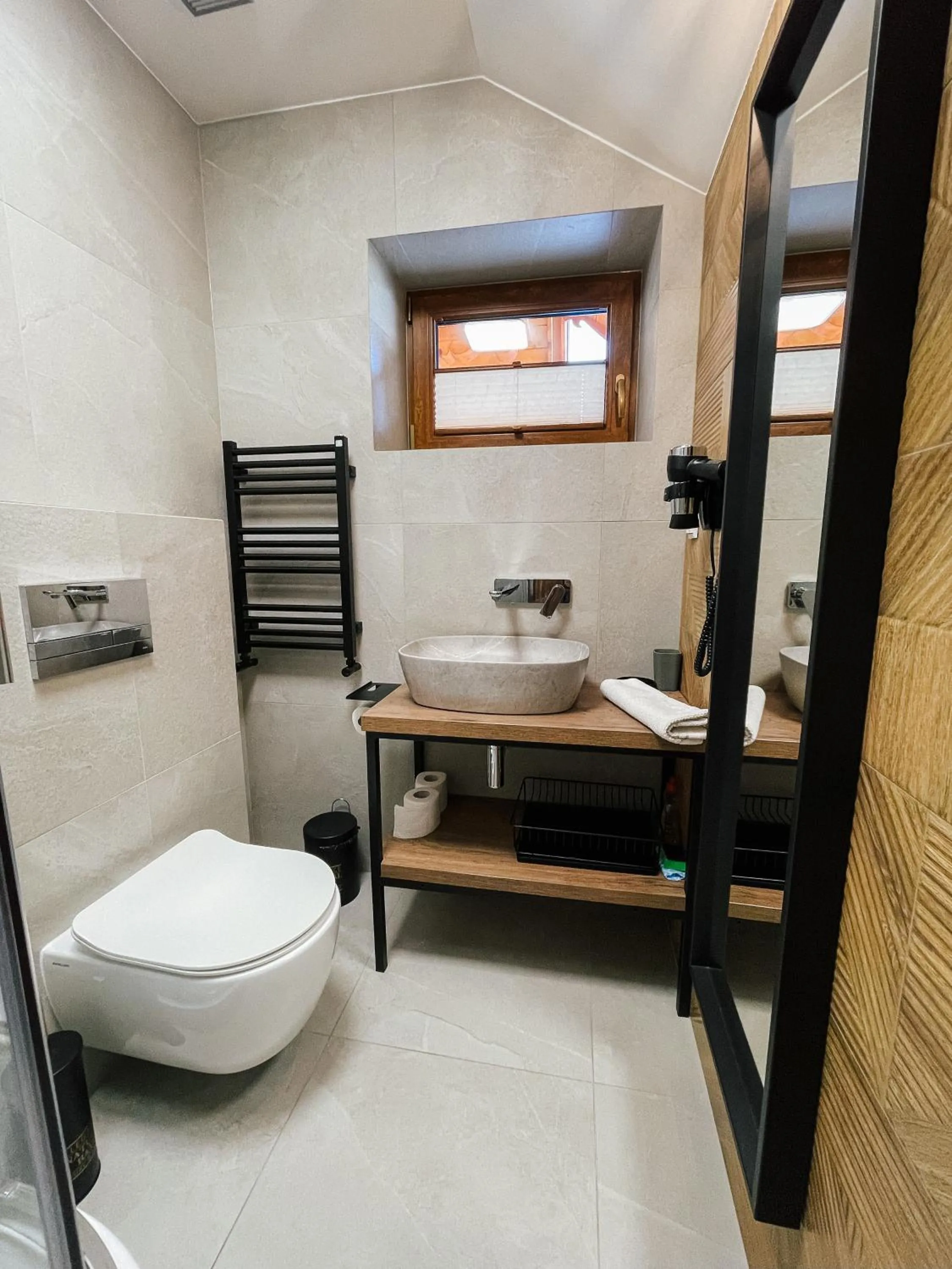 Bathroom in Willa Pachówka - tam, gdzie natura spotyka się z nowoczesnością
