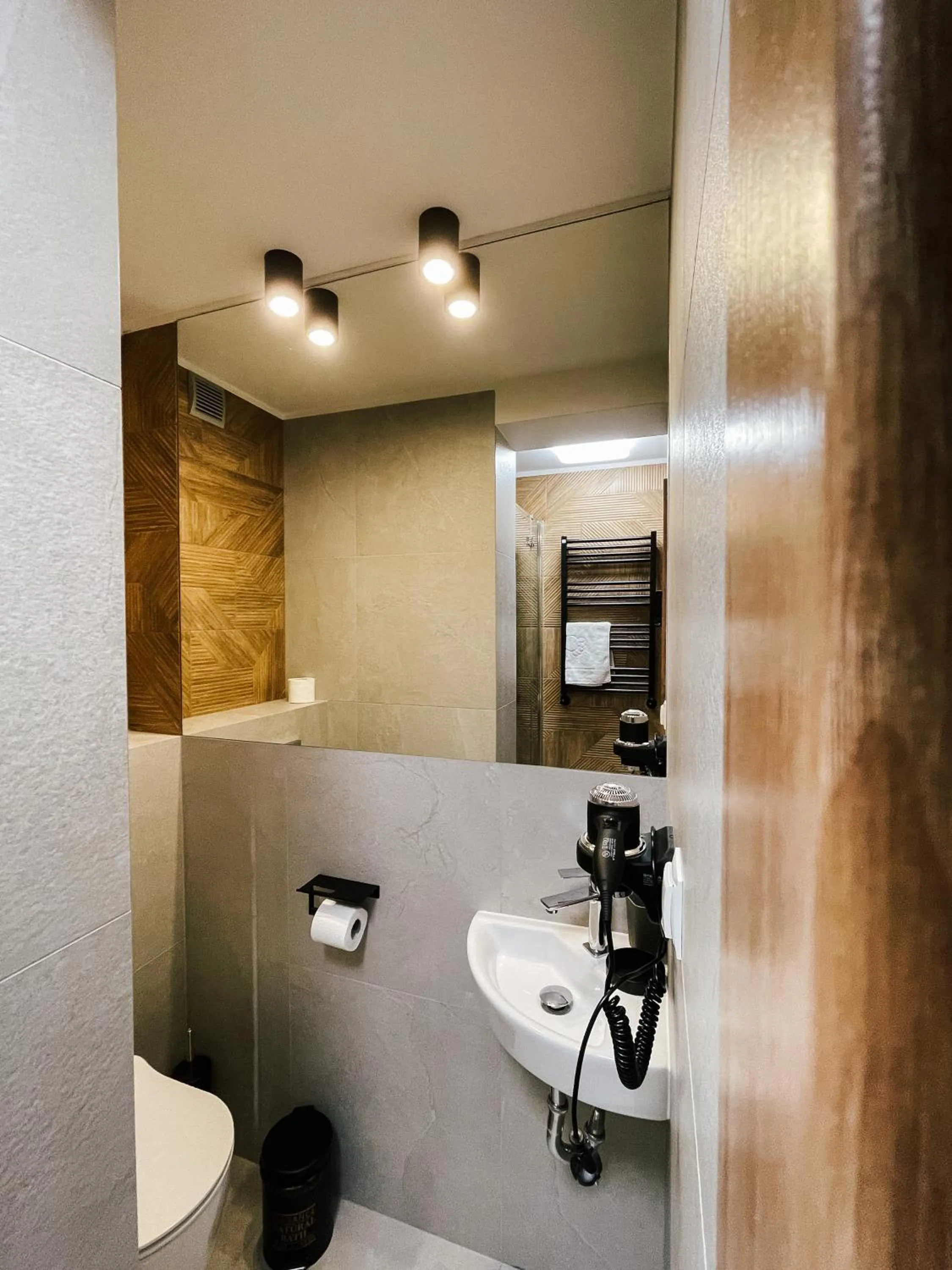 Bathroom in Willa Pachówka - tam, gdzie natura spotyka się z nowoczesnością