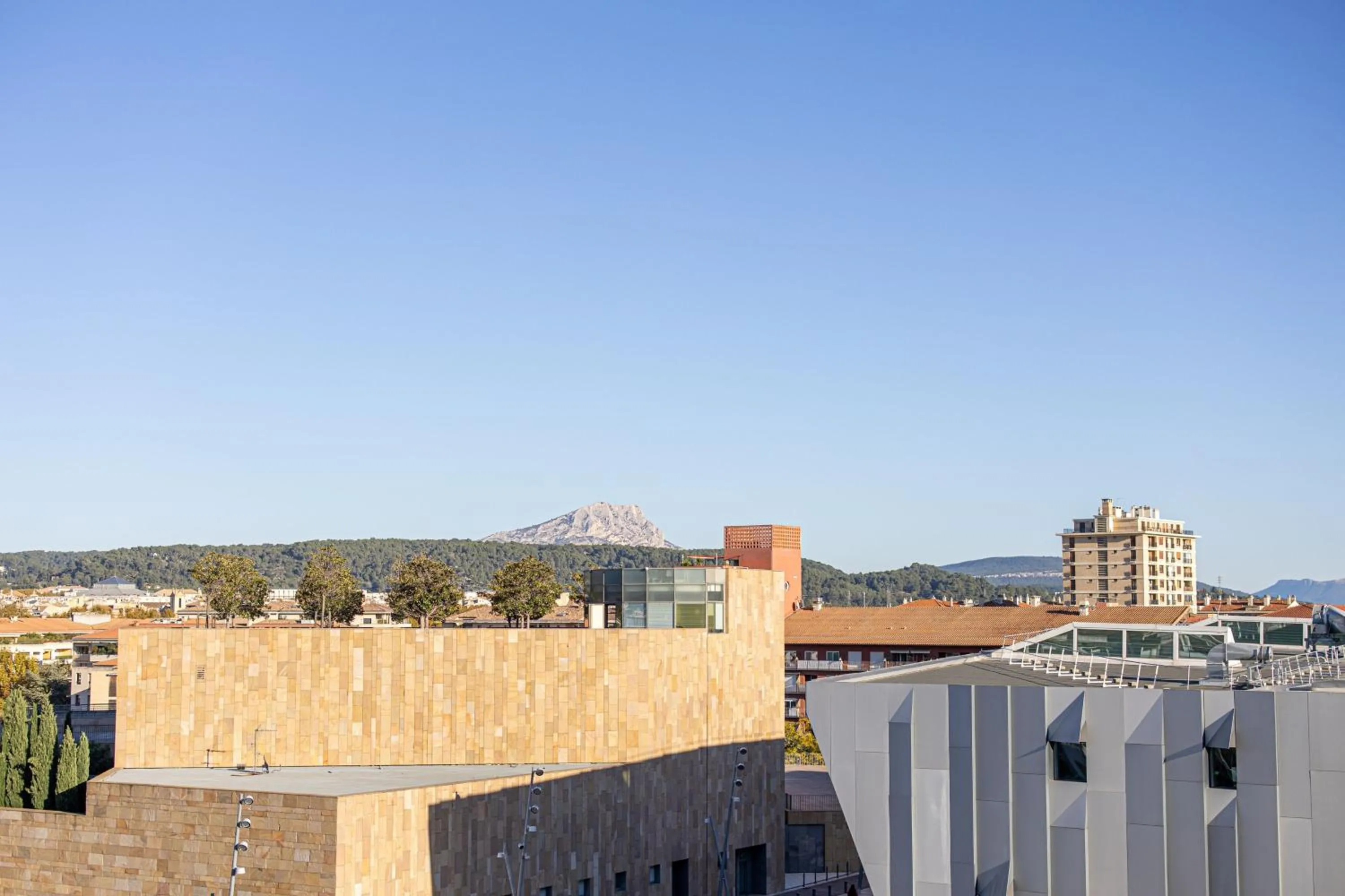 Photo of the whole room in Renaissance Aix-en-Provence Hotel