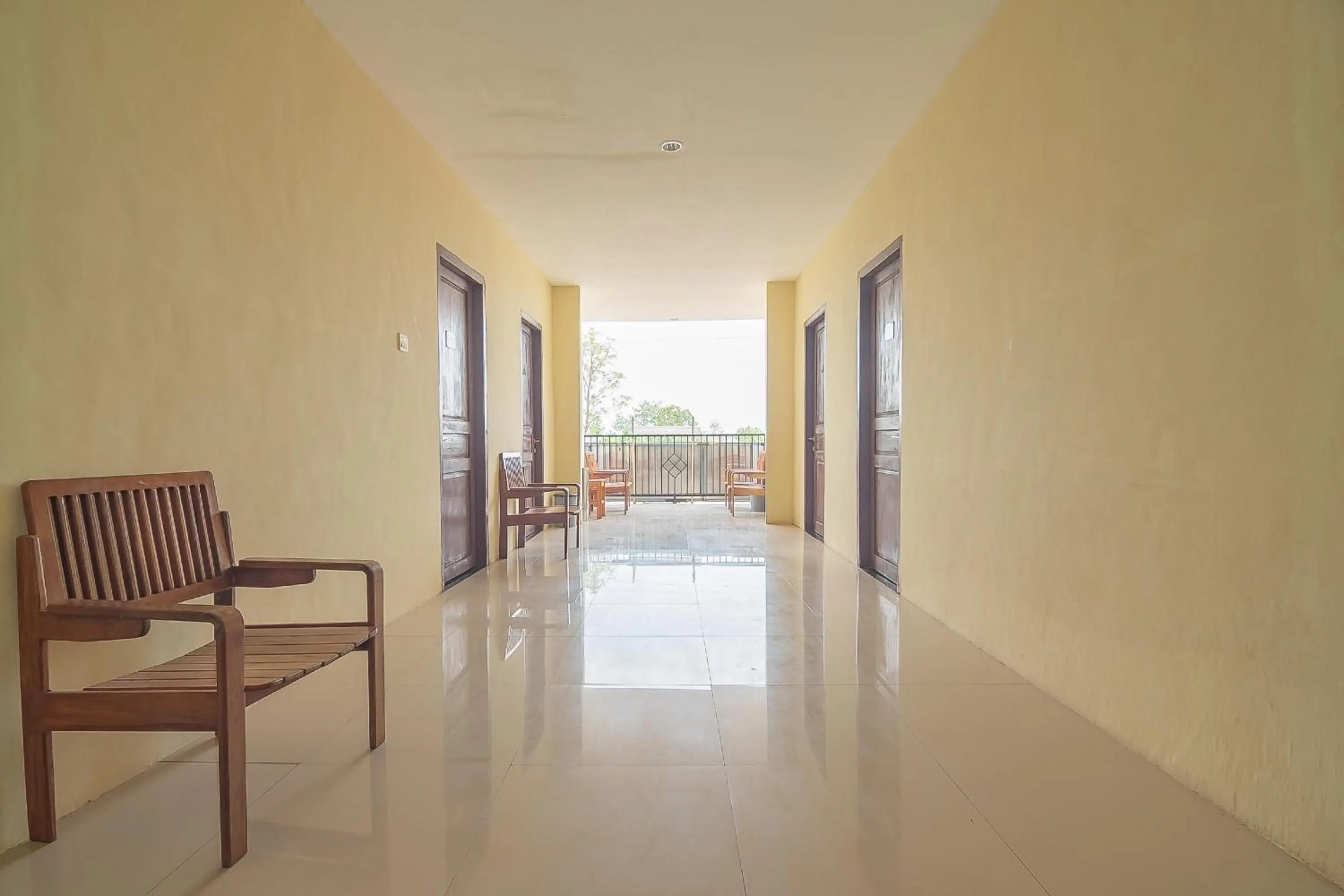 Balcony/Terrace in RedDoorz Syariah At Jalan cilik Riwut Kapuas