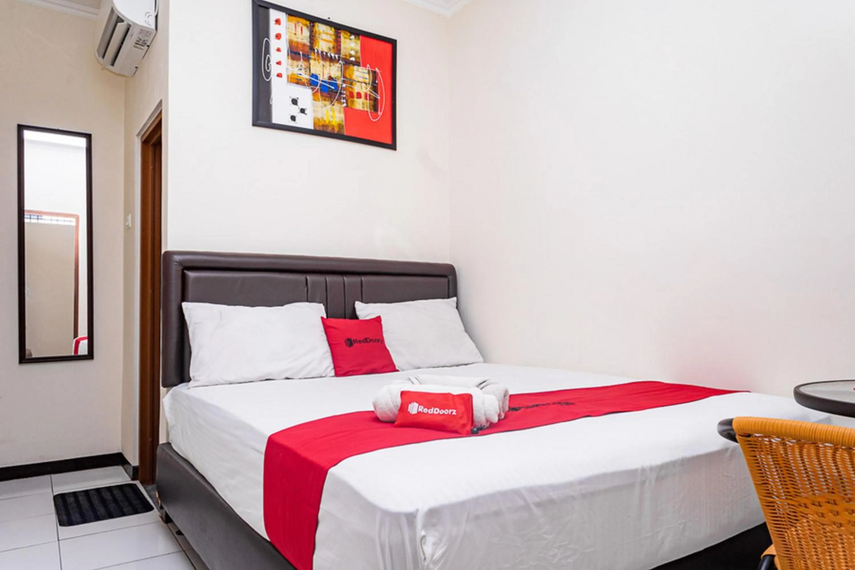 Bedroom, Bed in RedDoorz near Alun Alun Bandung 2