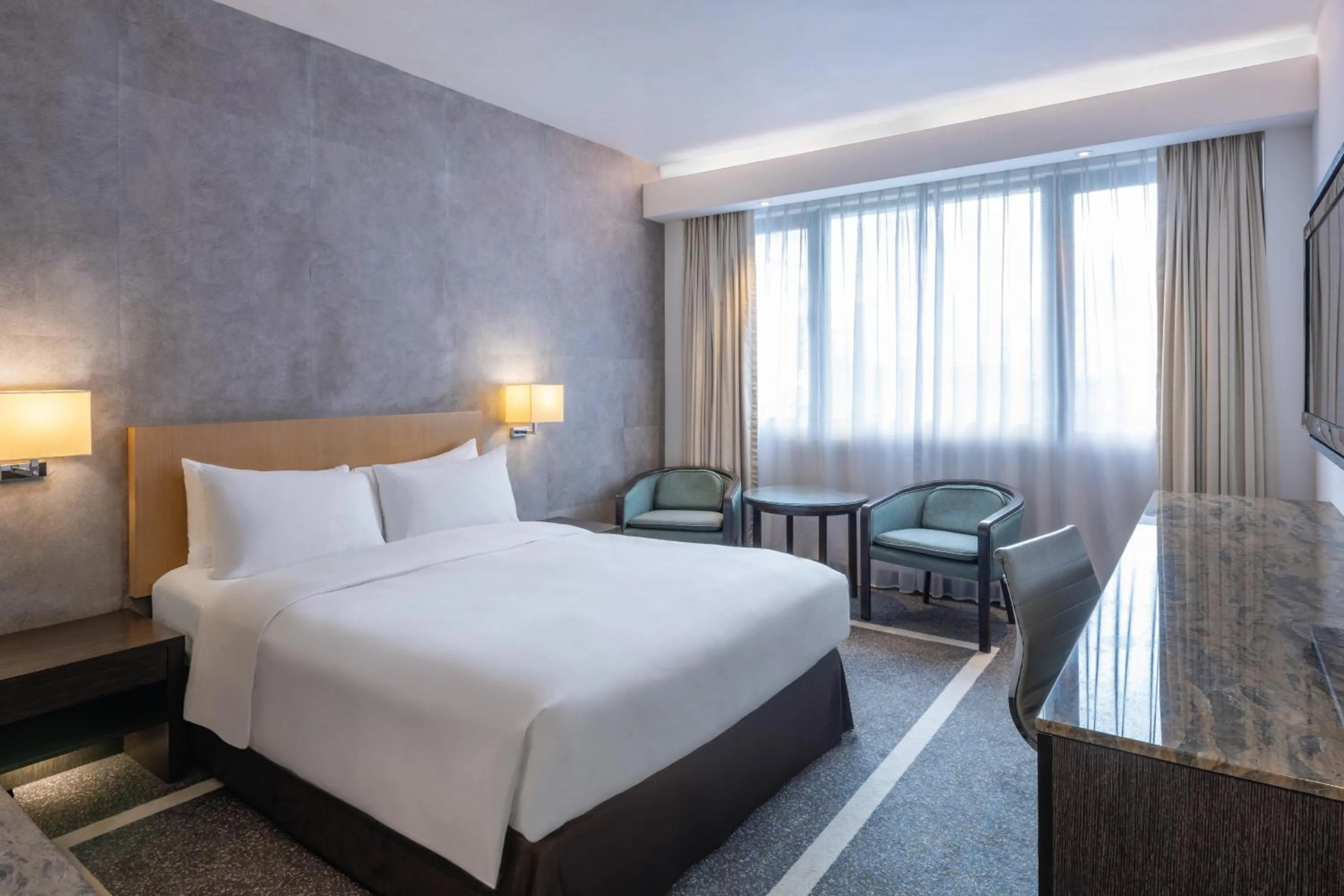 Photo of the whole room, Bed in Gateway Hotel, Marco Polo