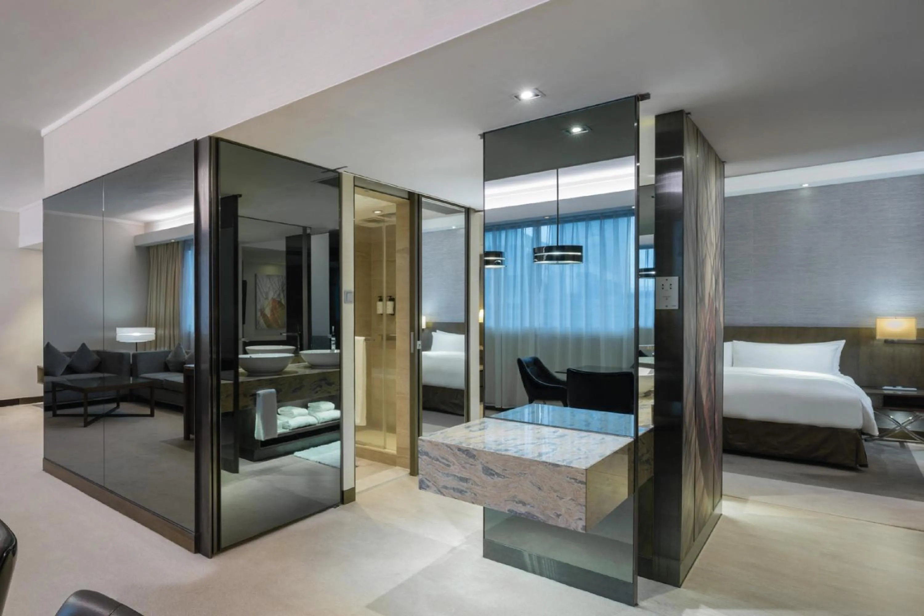 Bedroom, Bed in Gateway Hotel, Marco Polo