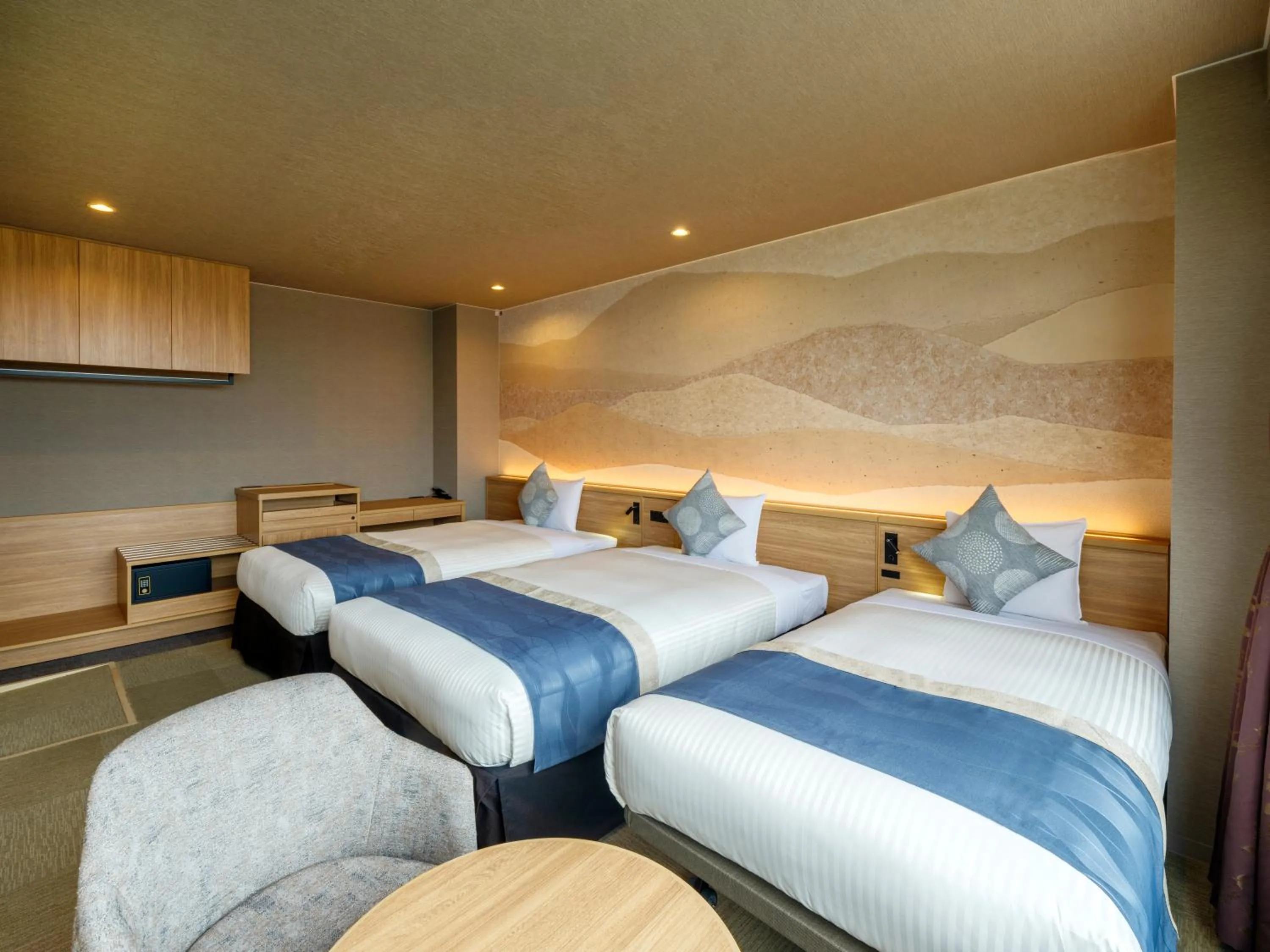 Photo of the whole room, Bed in KAMENOI HOTEL Oarai