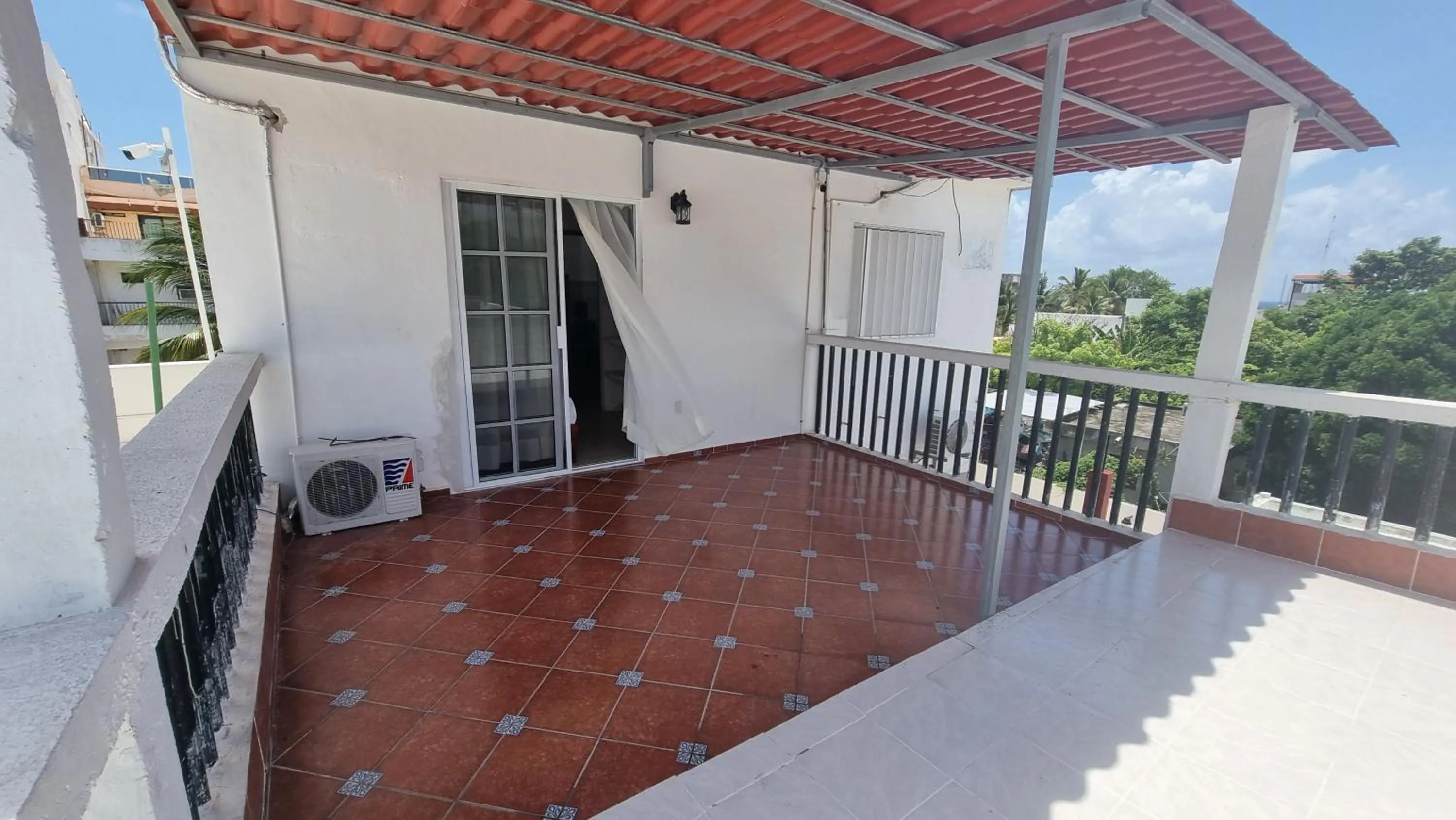 Balcony/Terrace in A una calle del ado 5ta avenida