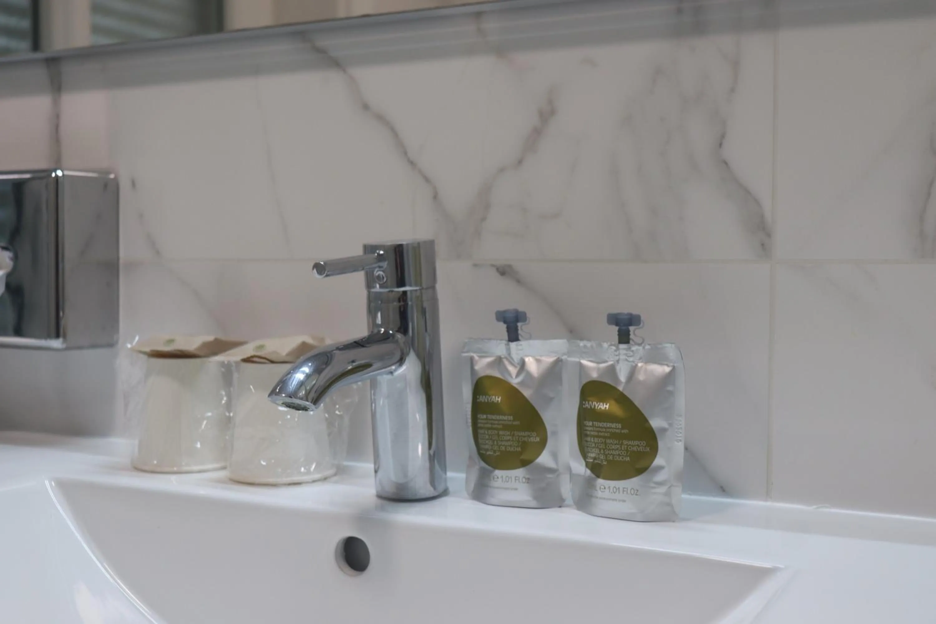 Bathroom in Hôtel The Originals Miramar, Royan Pontaillac