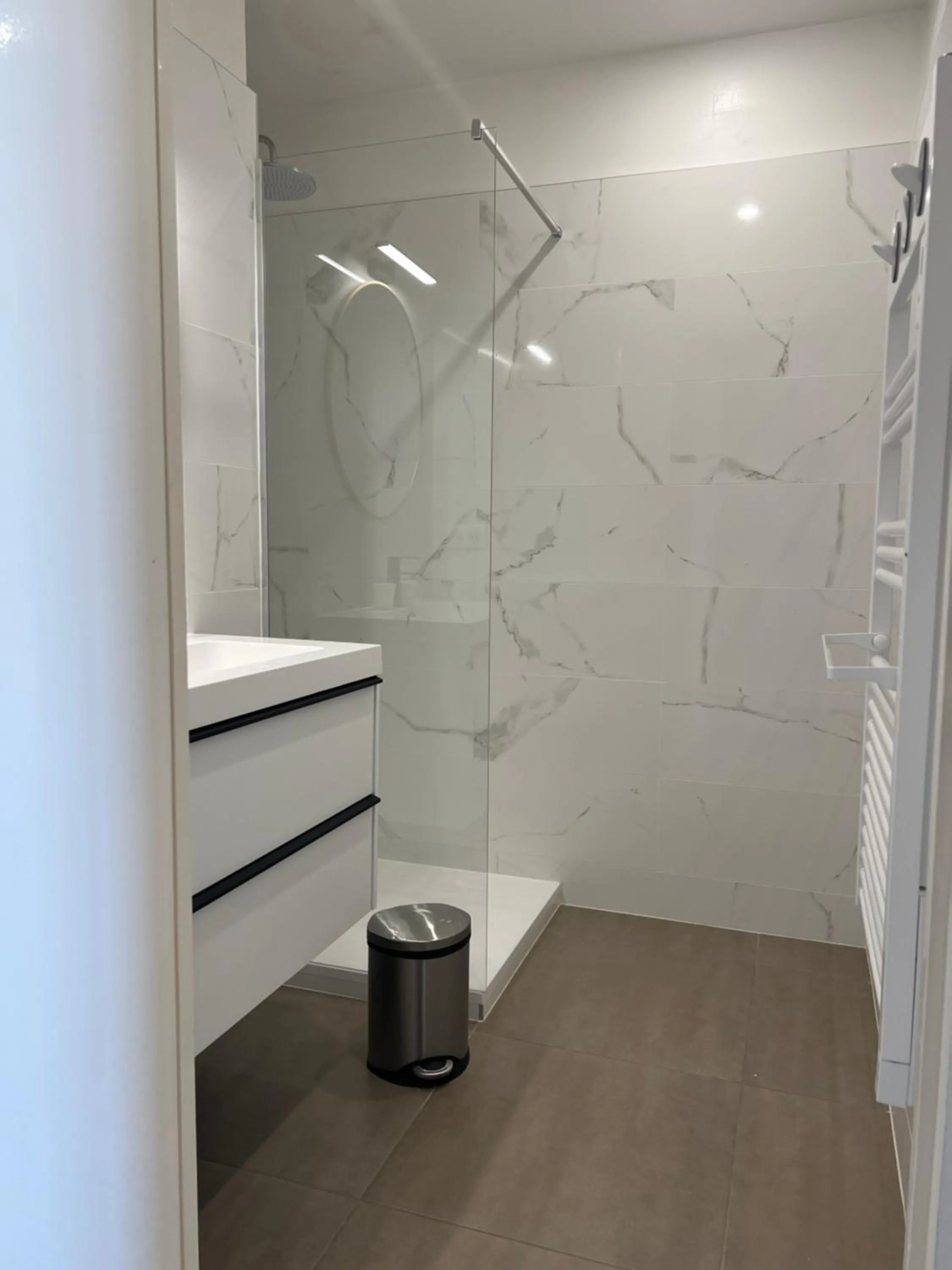 Bathroom in Hôtel The Originals Miramar, Royan Pontaillac