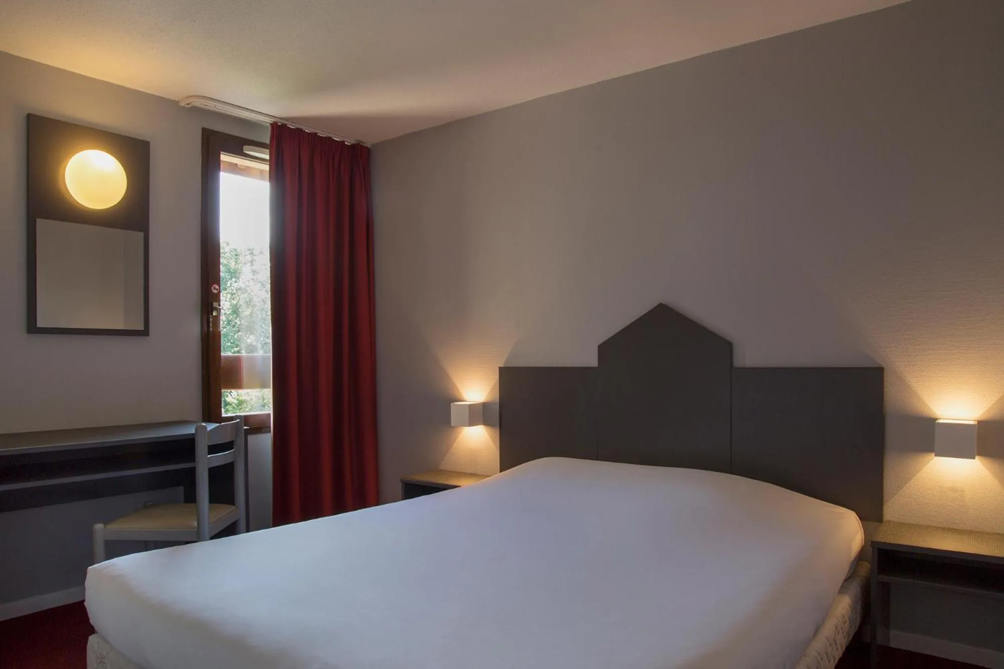 Bed in The Originals City, Hôtel Amys, Tarbes Sud