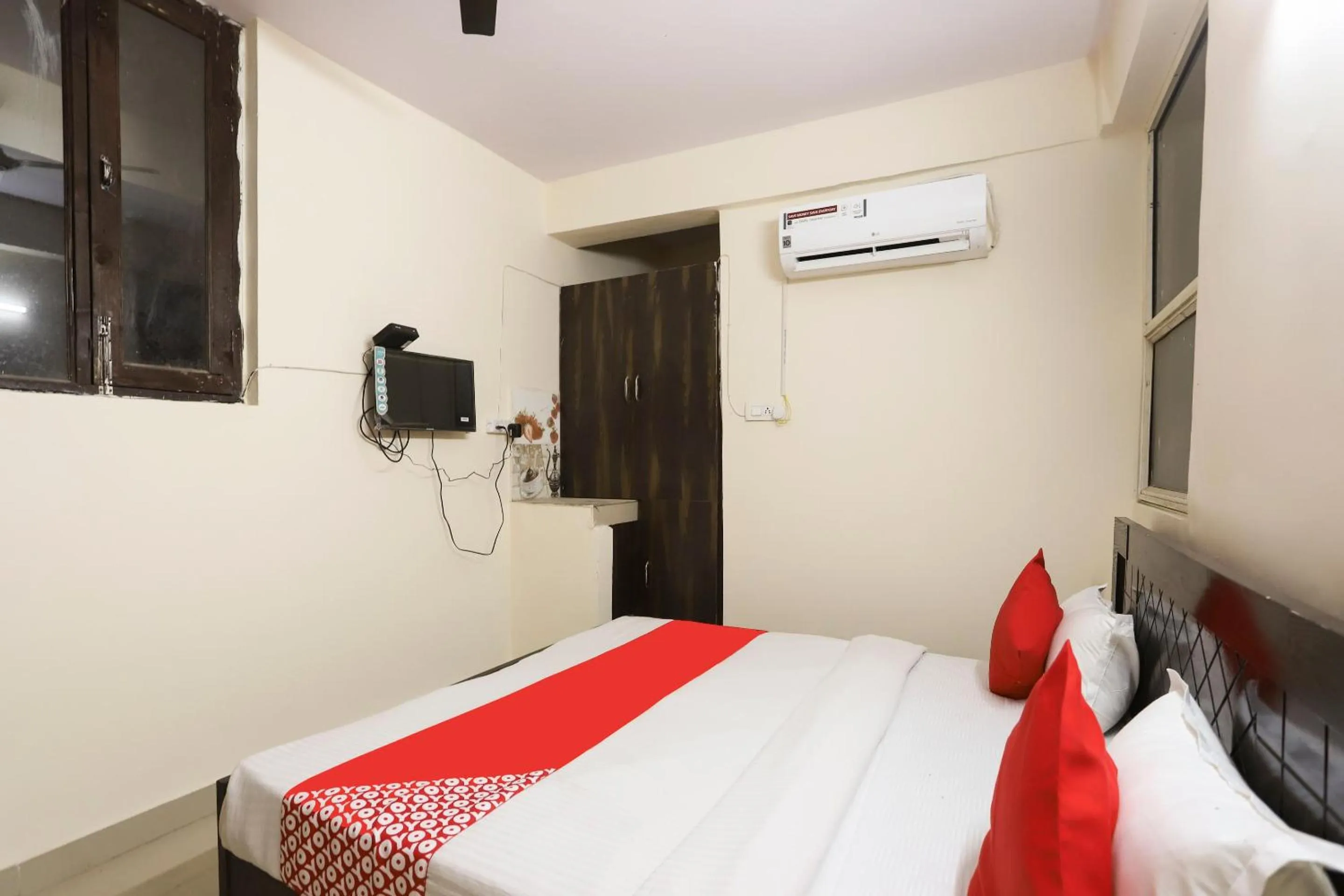 Bedroom, Bed in Hotel O Royal Residency