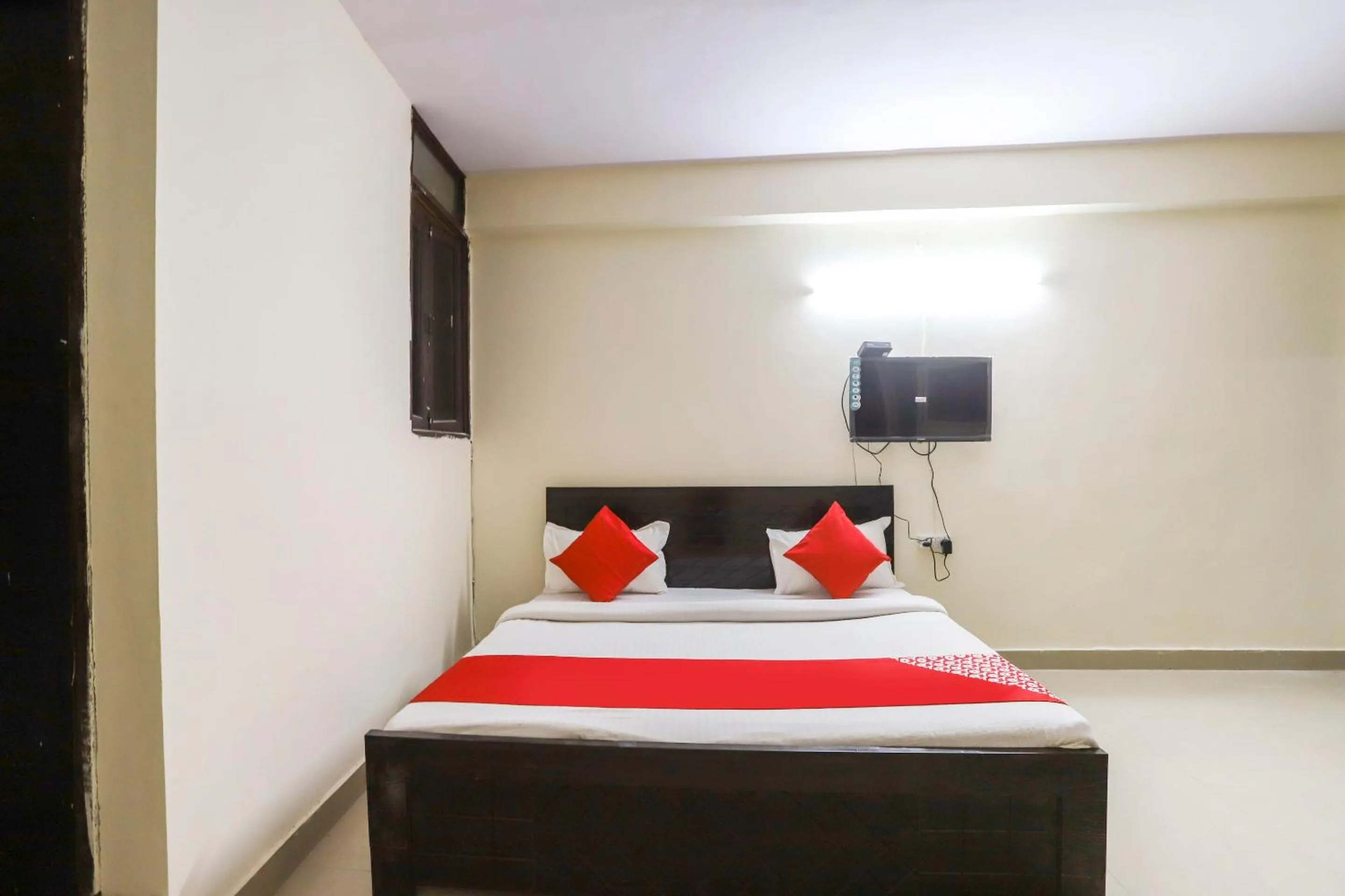 Bedroom, Bed in Hotel O Royal Residency