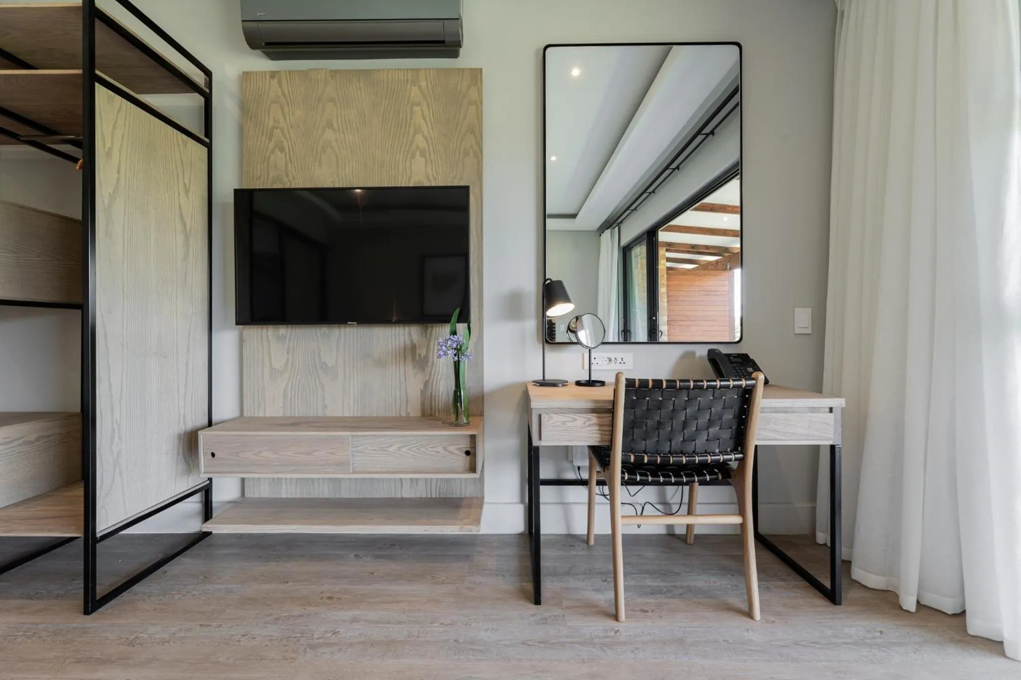 TV and multimedia in Hotel Olivewood