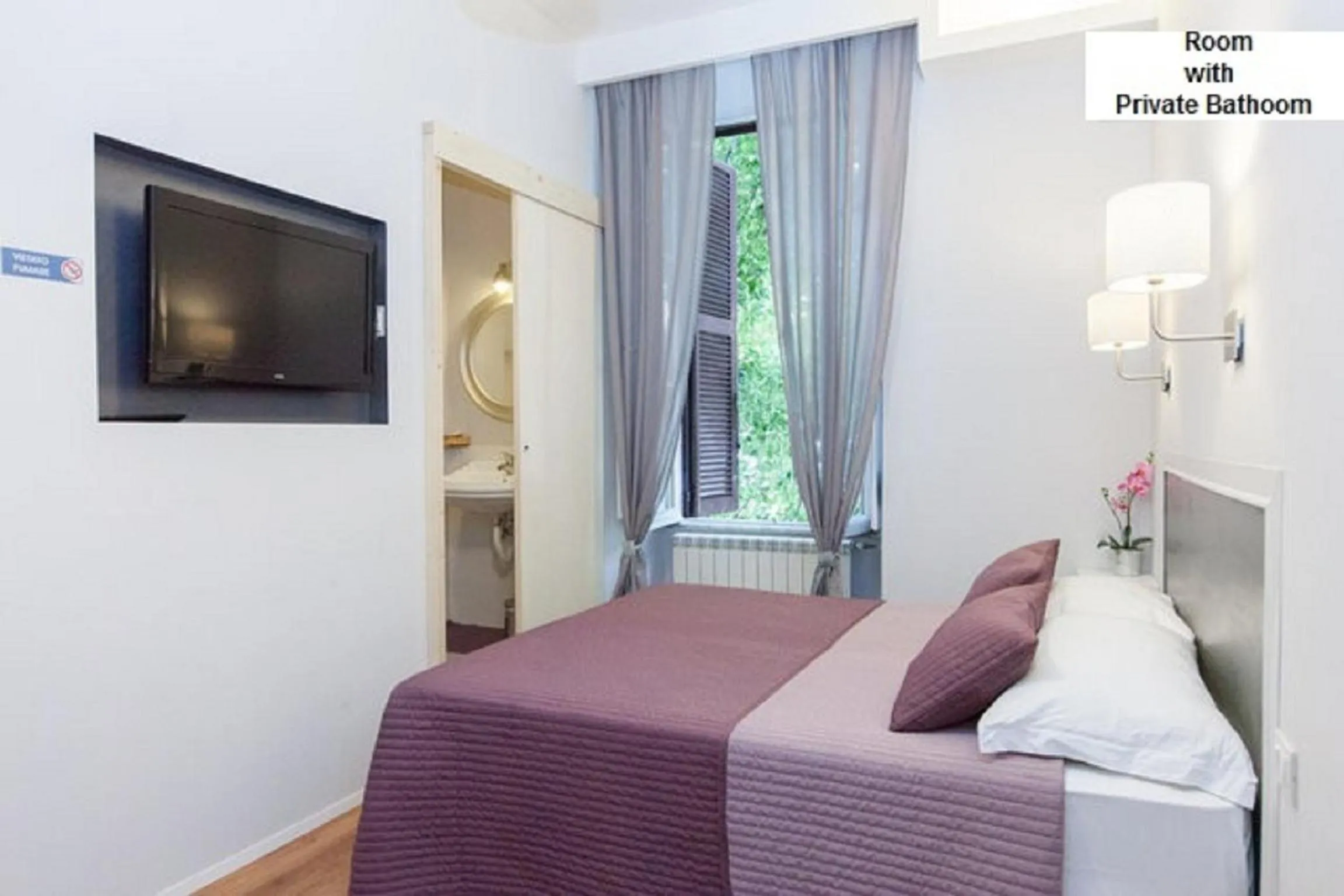 Photo of the whole room, Bed in AmoRoma Suite