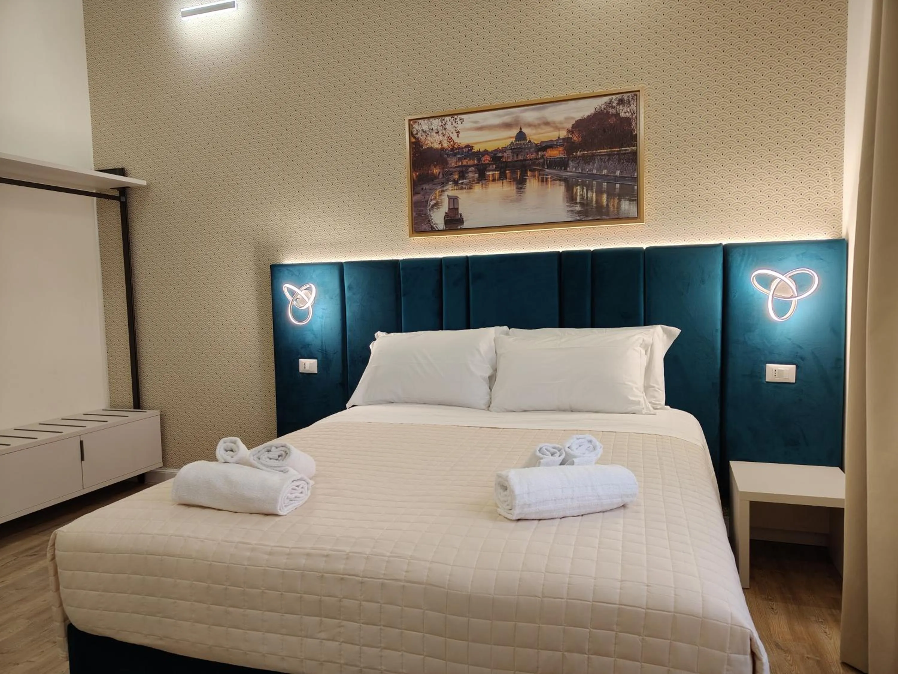 Bedroom, Bed in AmoRoma Suite