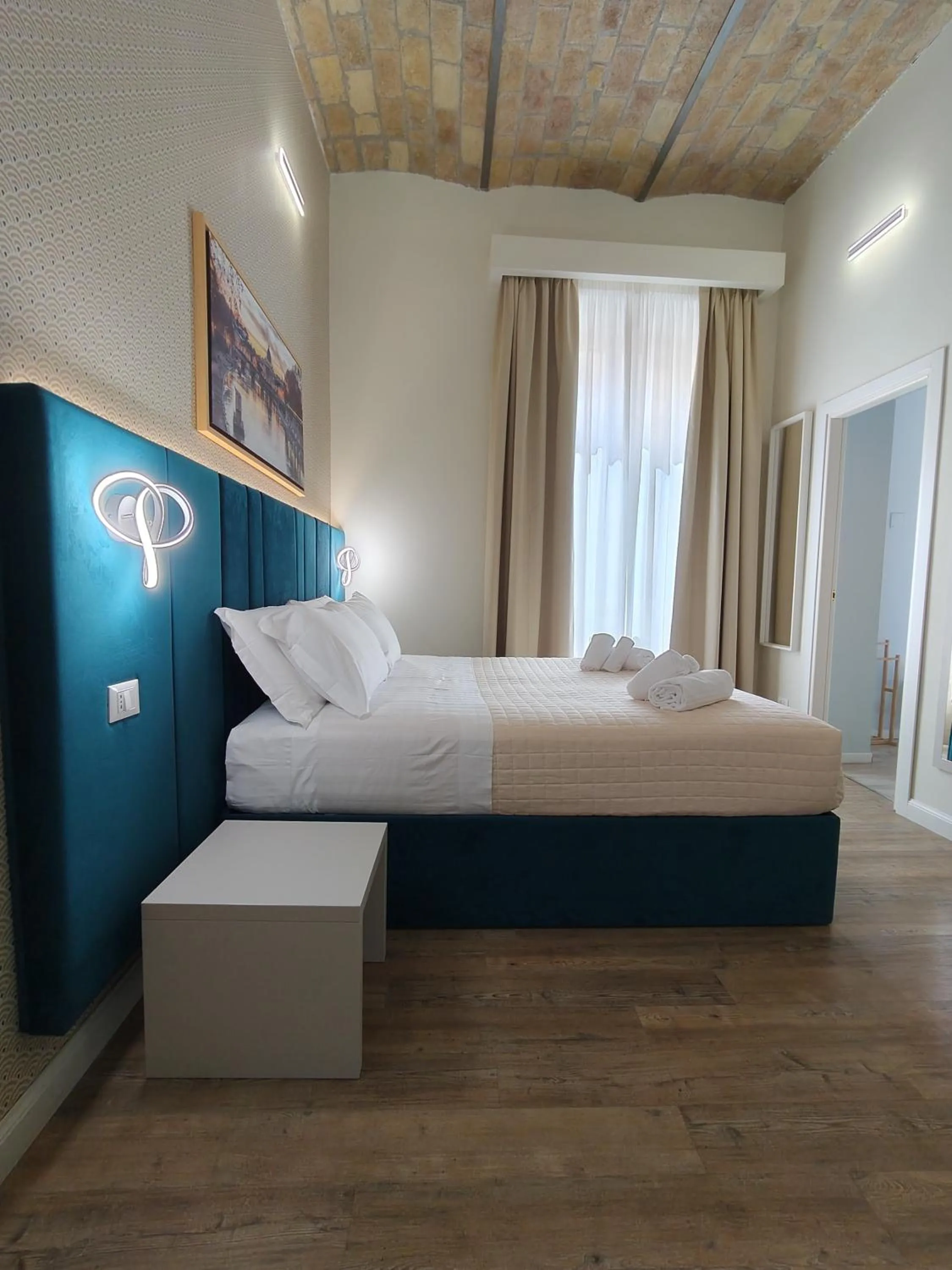 Bedroom, Bed in AmoRoma Suite