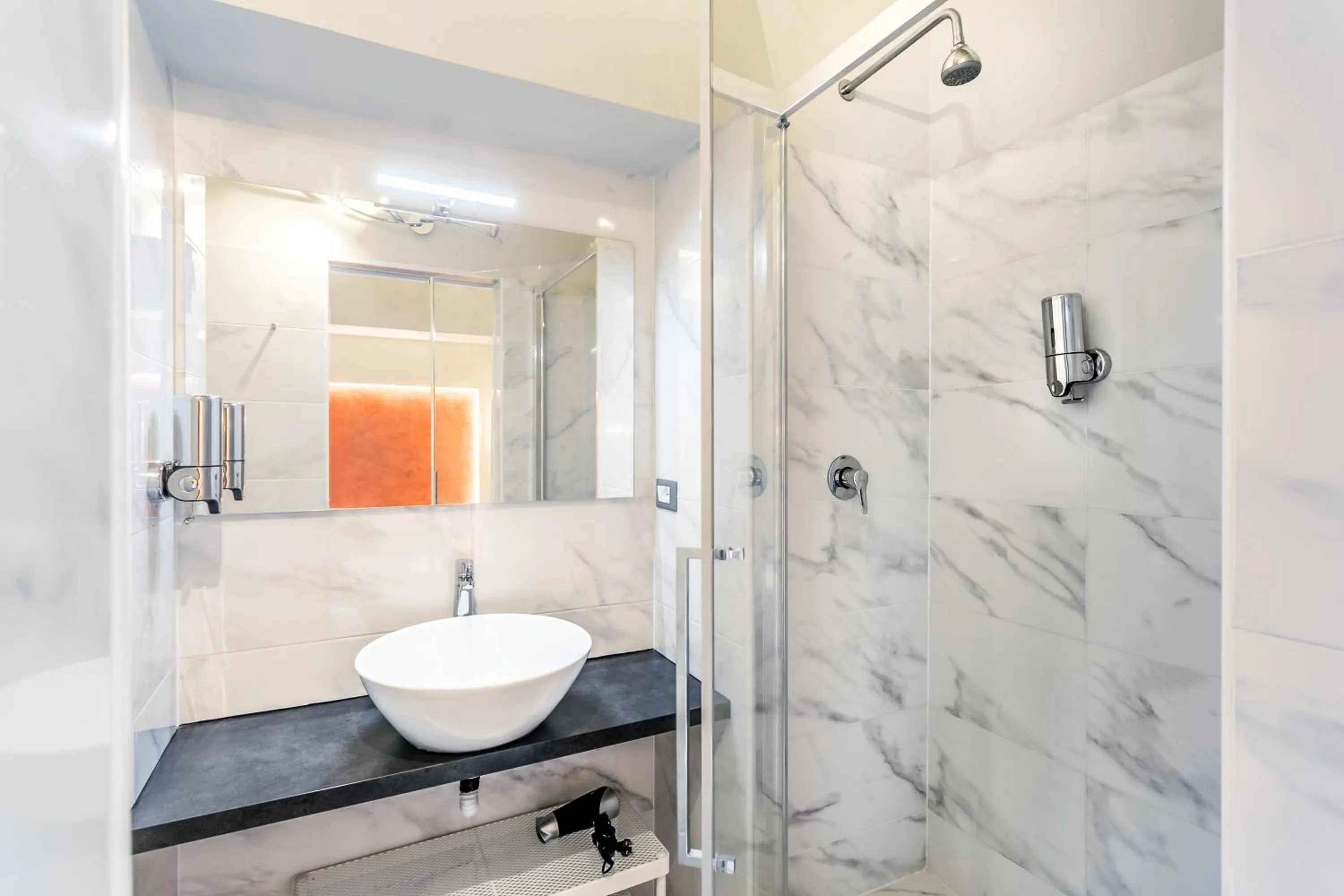 Shower in AmoRoma Suite