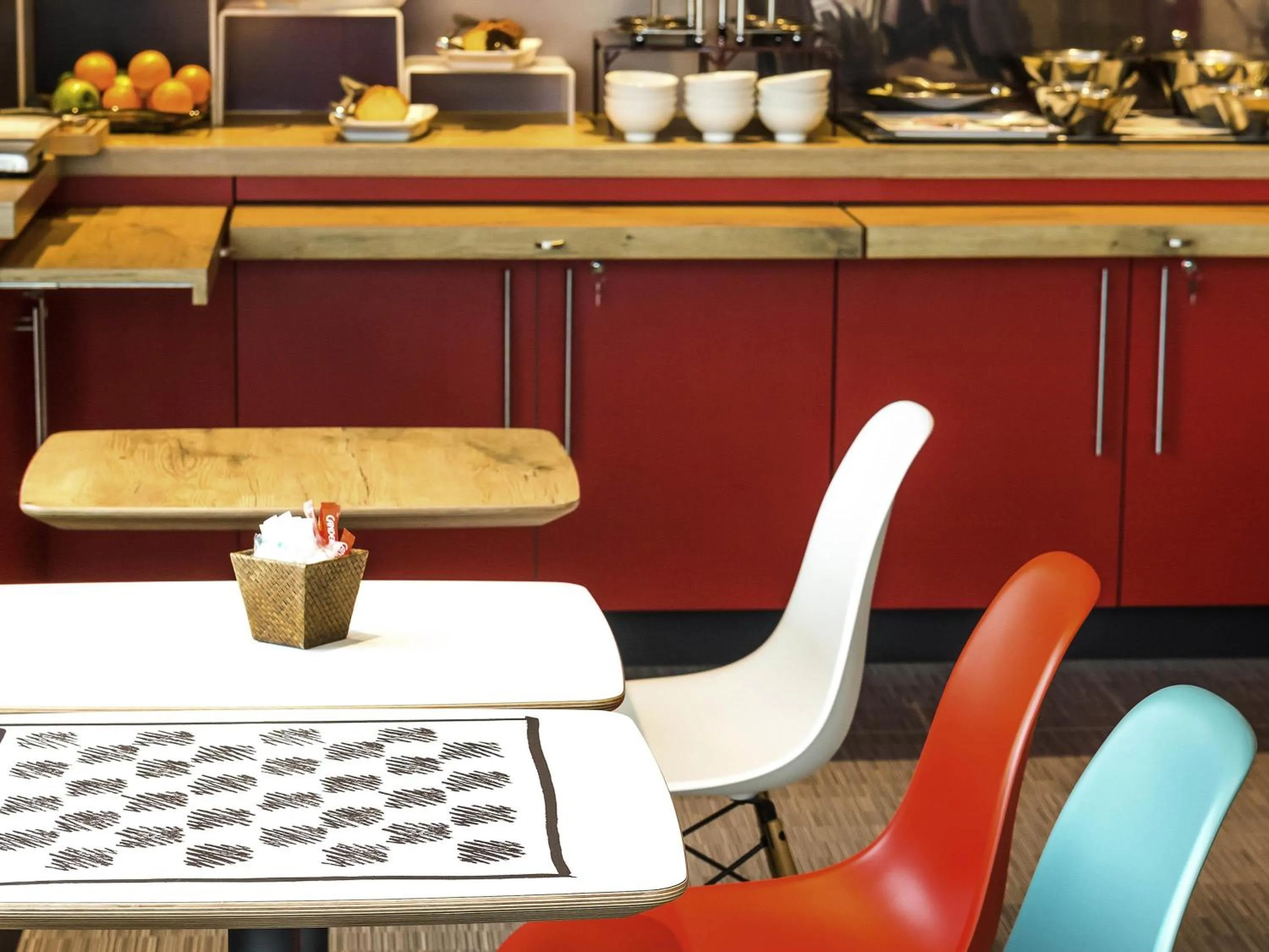 Breakfast in ibis Lorient Centre Hôtelier