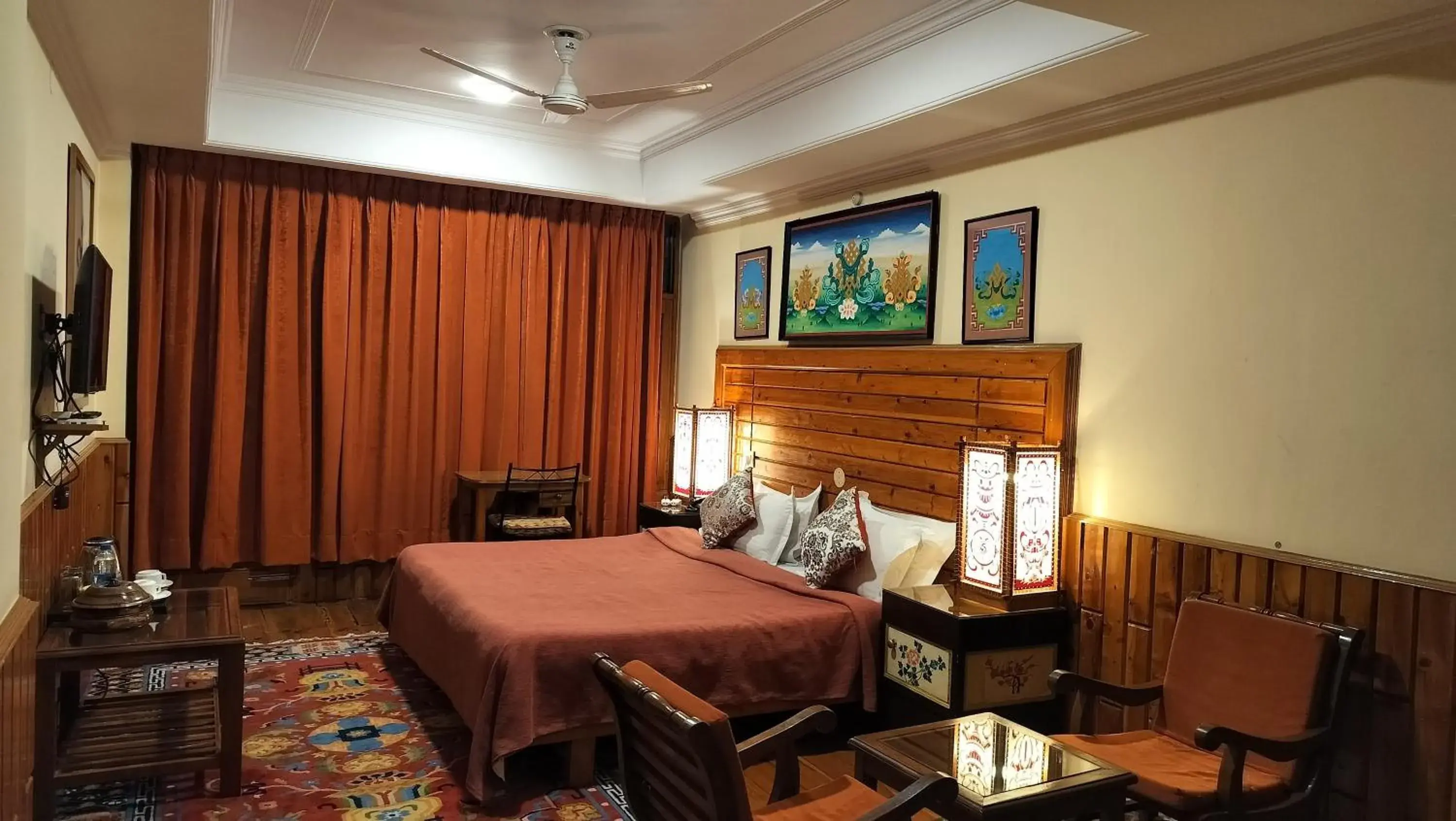 Superior King Room in Auspiscious Him View Hotel Superior King Room in Auspiscious Him View Hotel