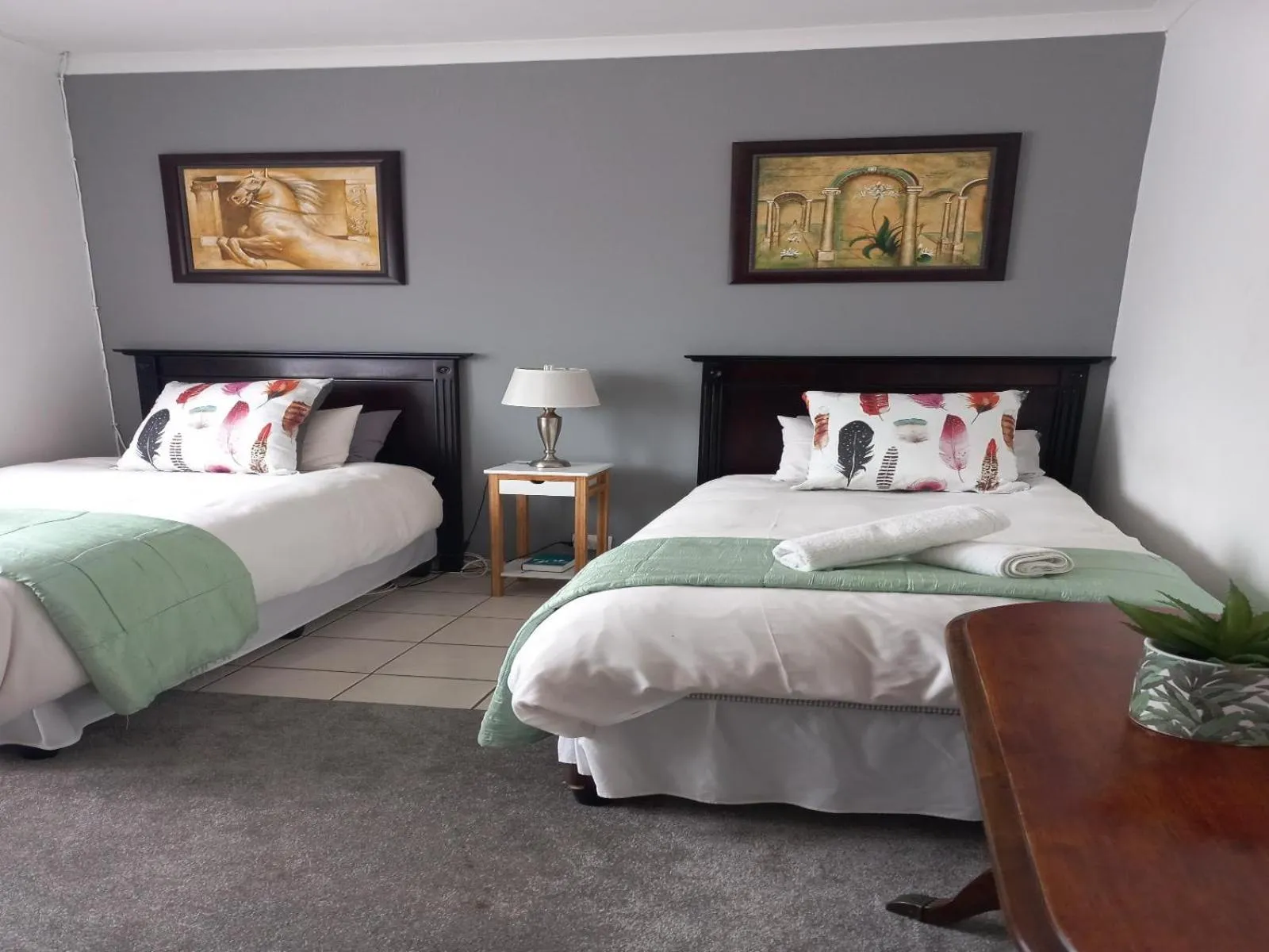 Photo of the whole room, Bed in Bougainvillea BNB