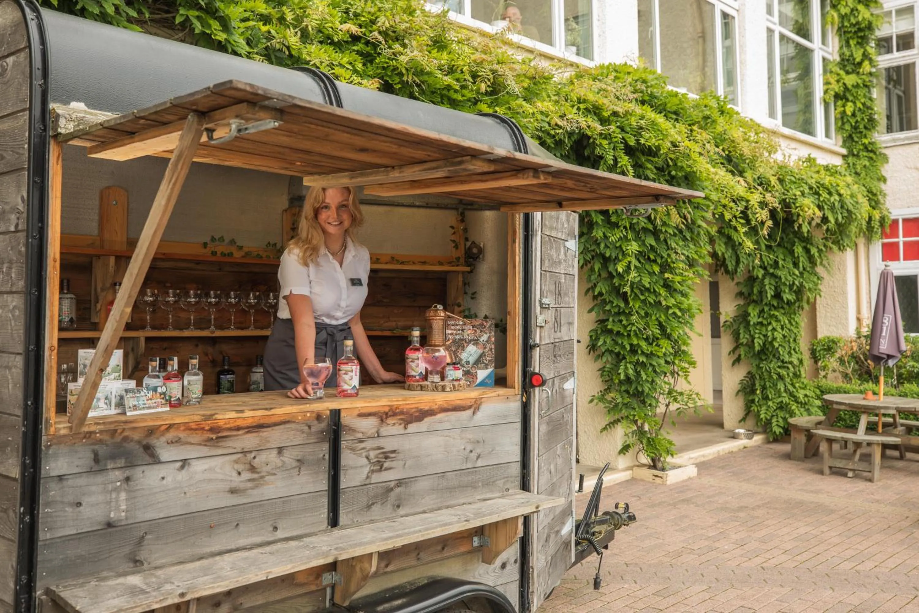 Restaurant/places to eat in Peebles Hydro