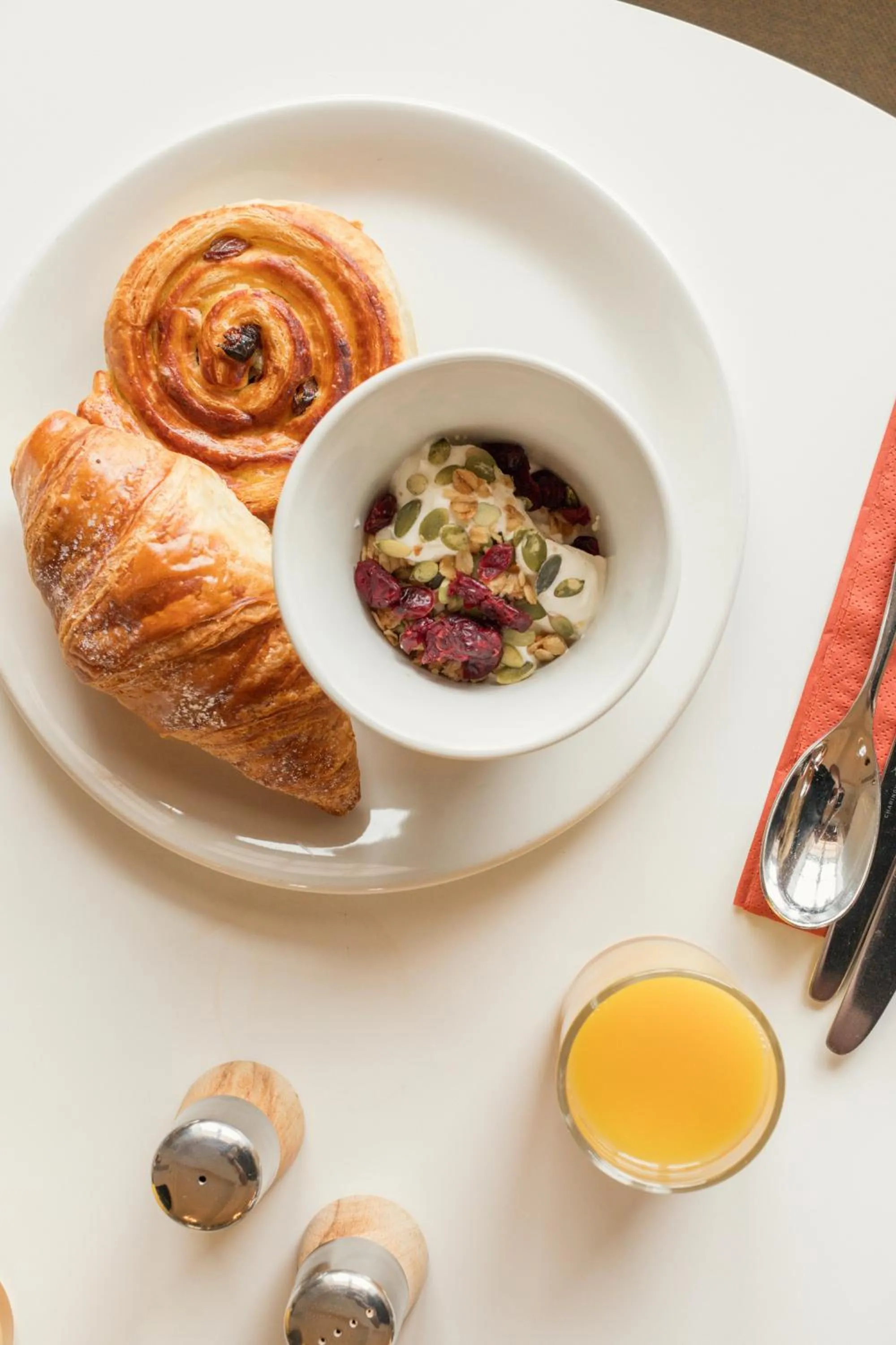 Restaurant/places to eat in Peebles Hydro