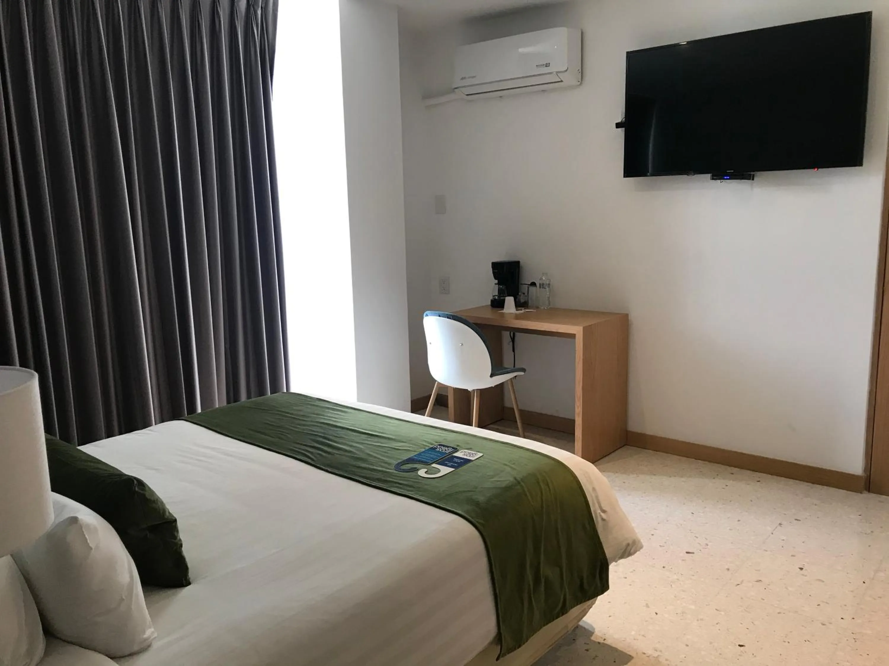 Bed in Hotel Ros Gaud