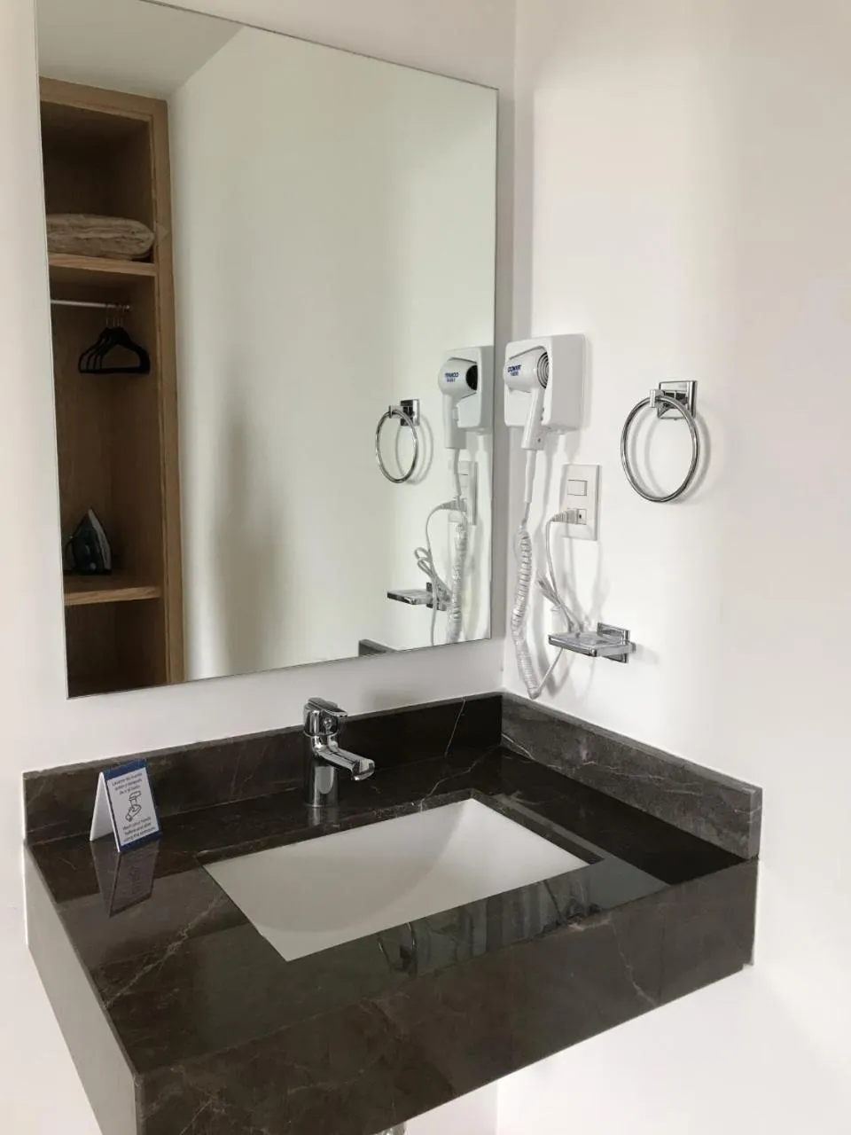 Bathroom in Hotel Ros Gaud