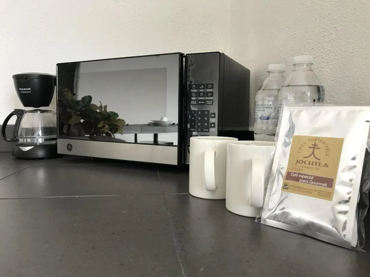 Communal lounge/ TV room in Hotel Ros Gaud