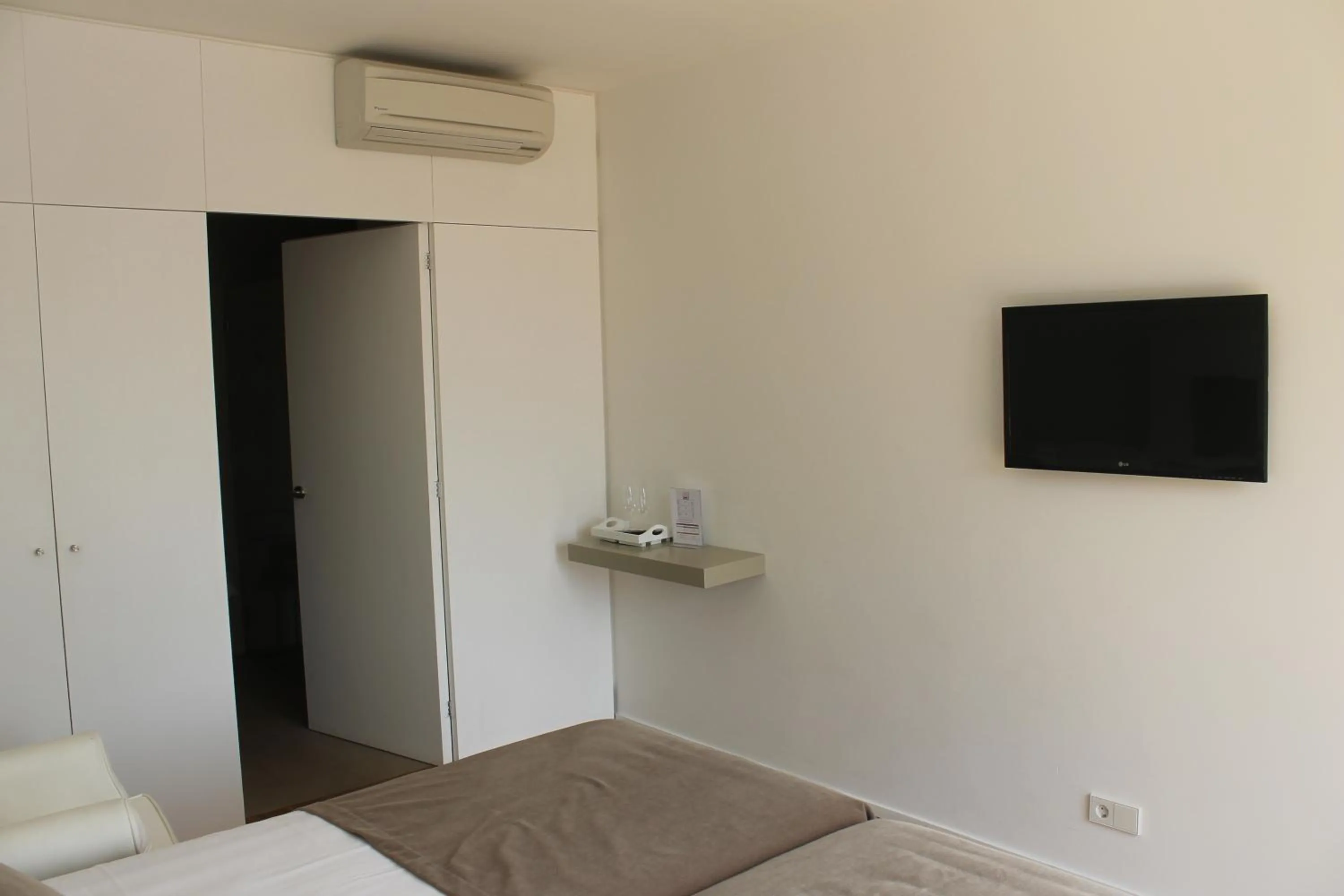 TV and multimedia, Bed in Hostalet de Begur - Adults Only