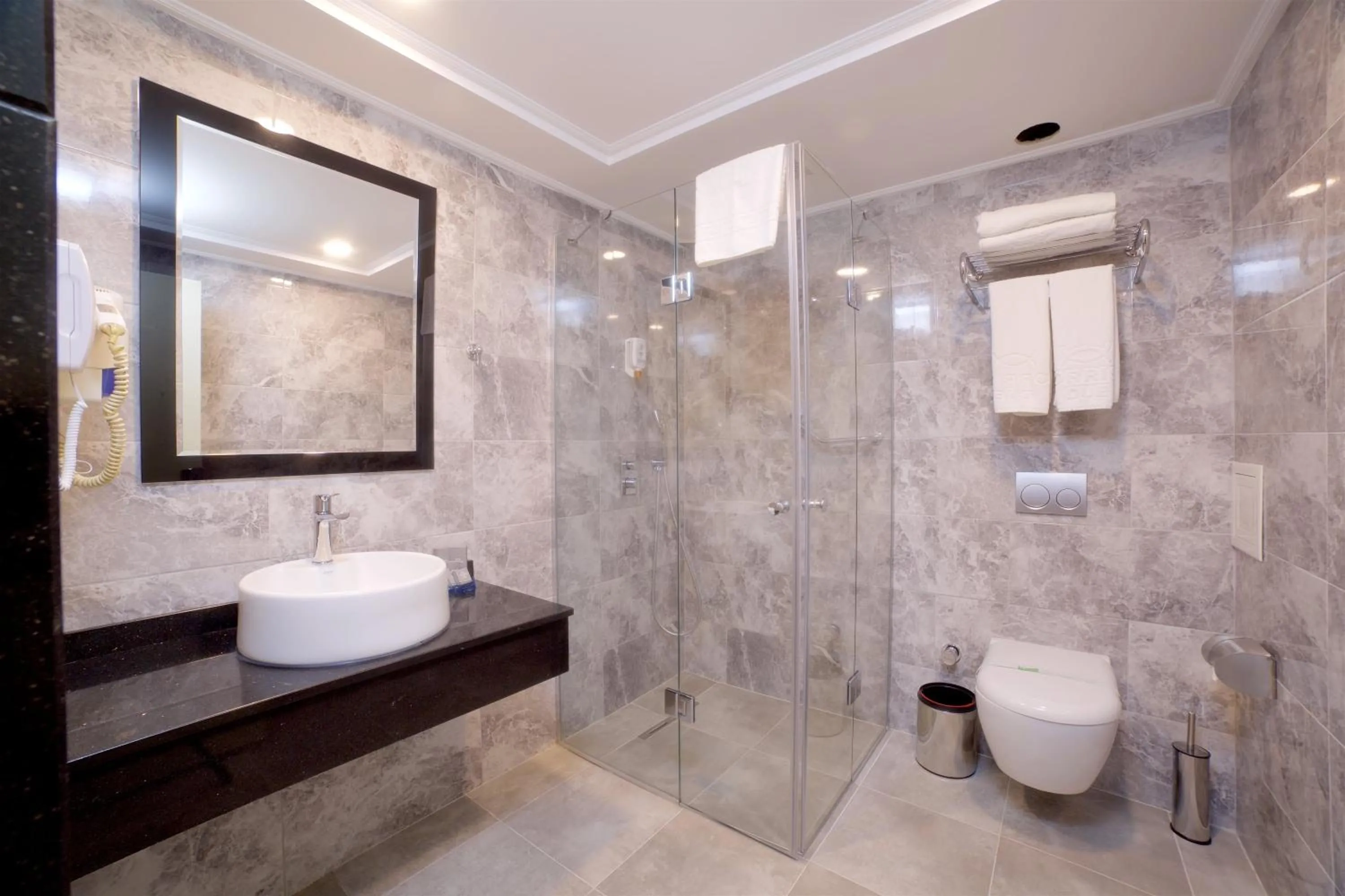 Bathroom in SORRISO HOTEL DUE