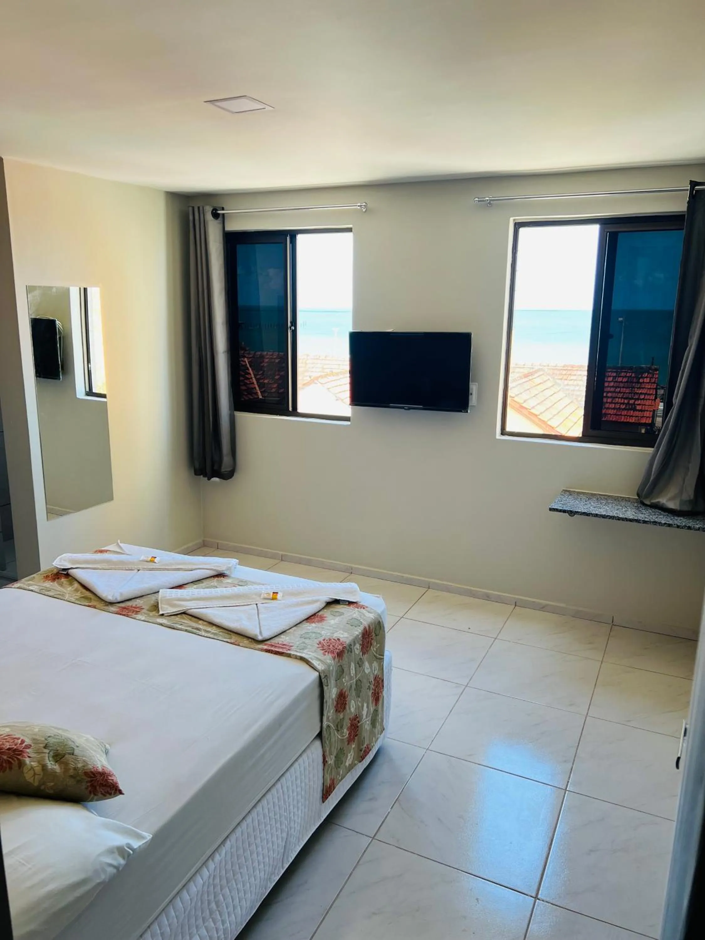 View (from property/room), Bed in Iracema Mar Hotel