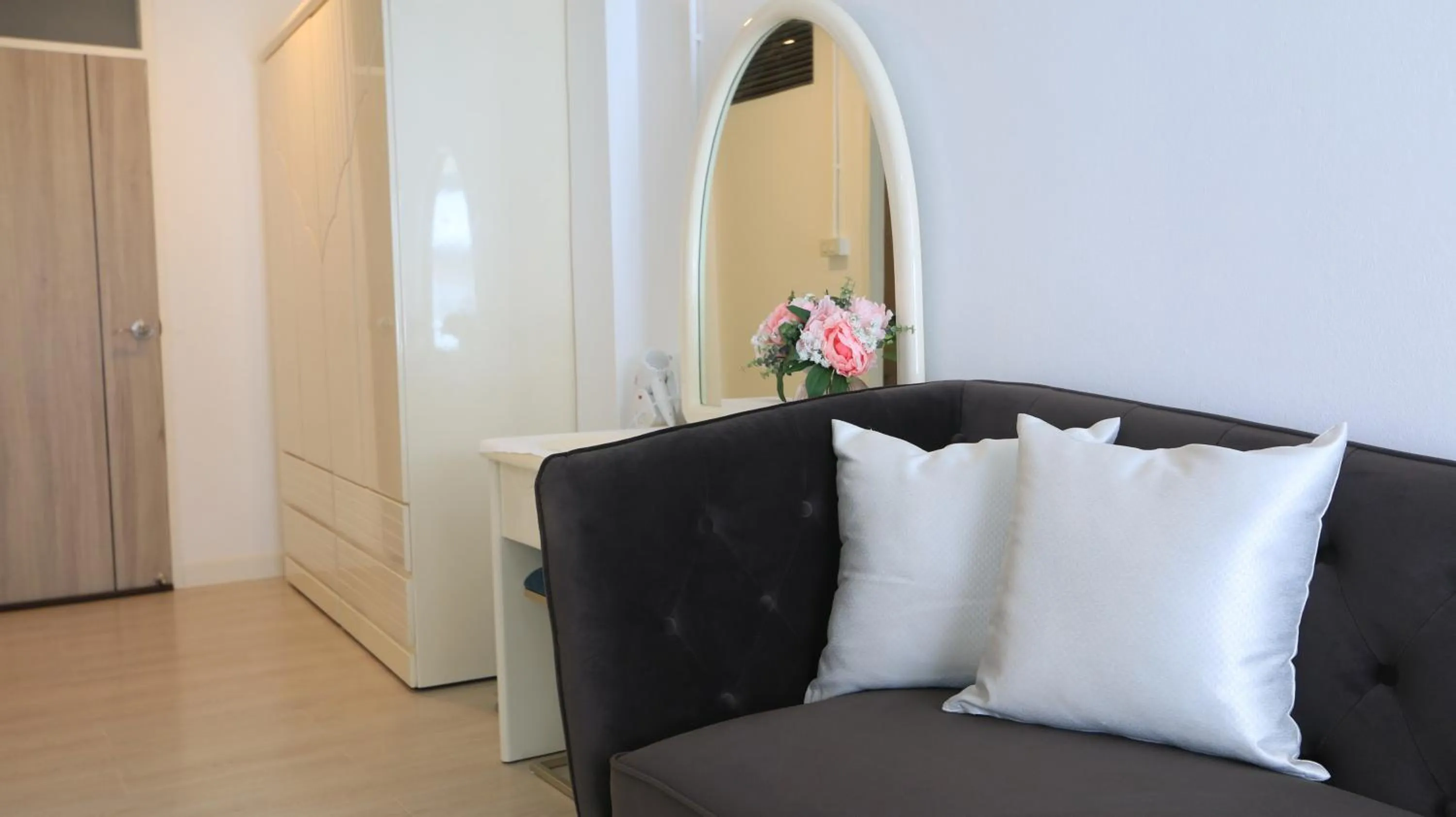 Seating area in Airee Premier Residence