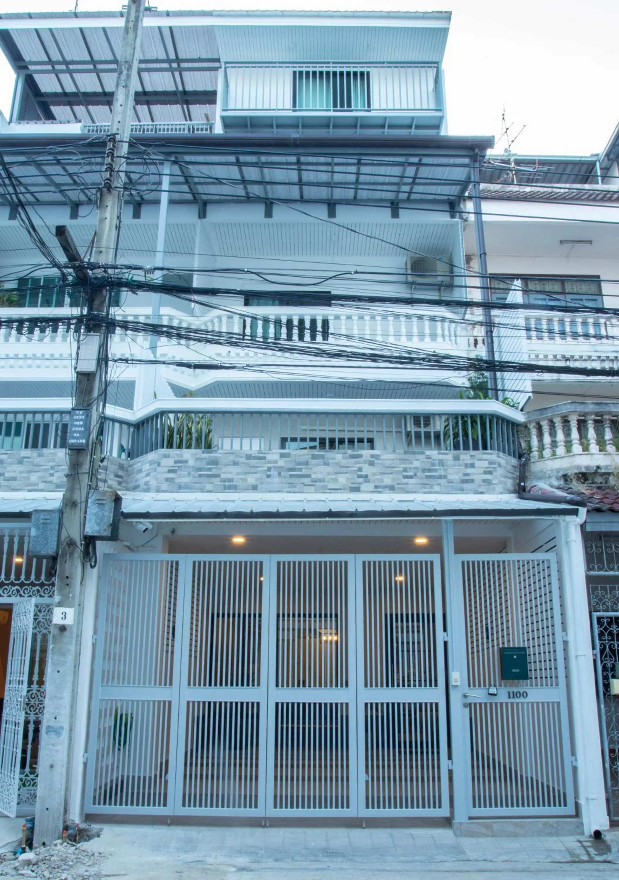 Property building in Airee Premier Residence