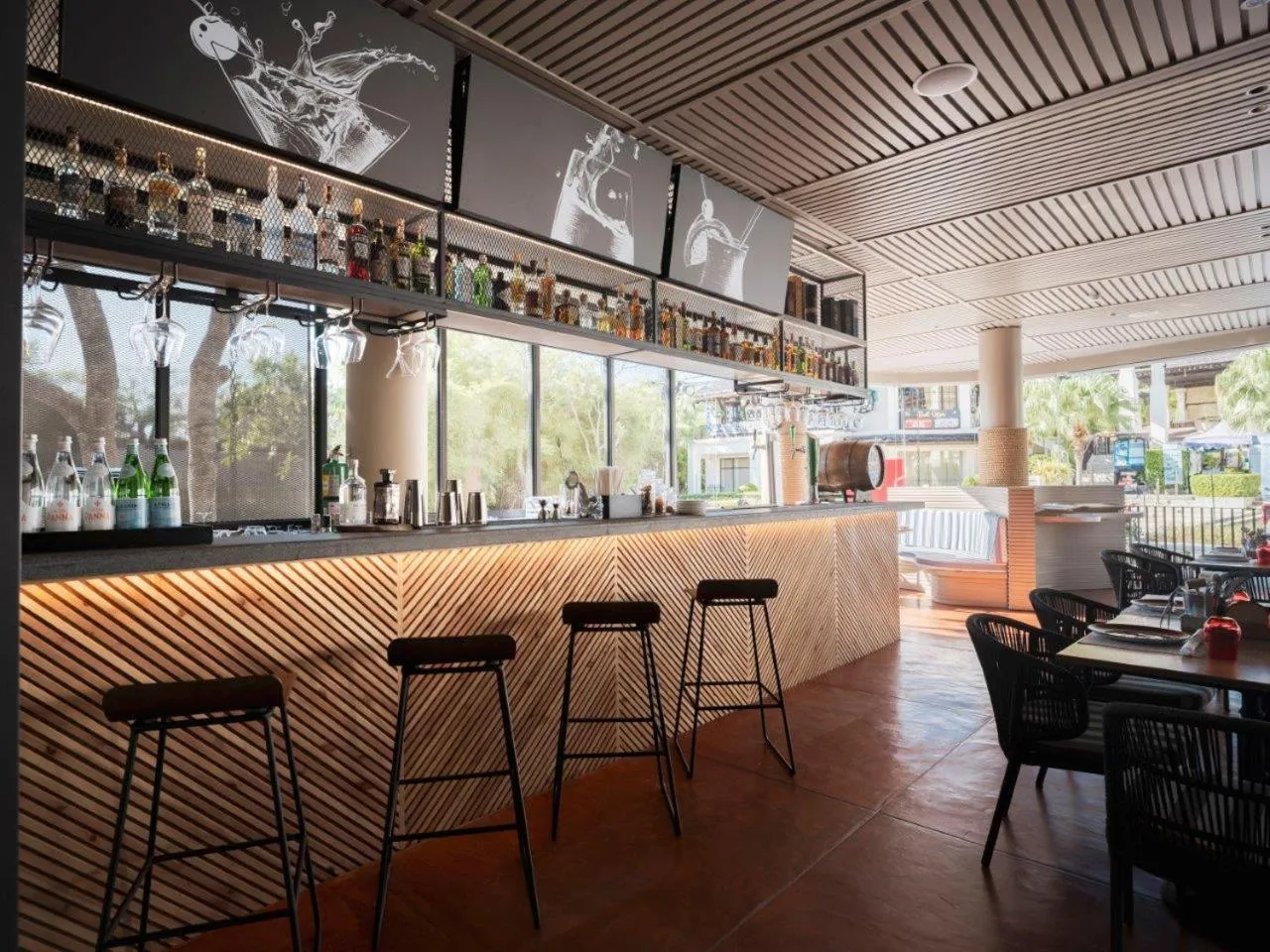 Restaurant/places to eat in Avani Plus Mai Khao Phuket Suites