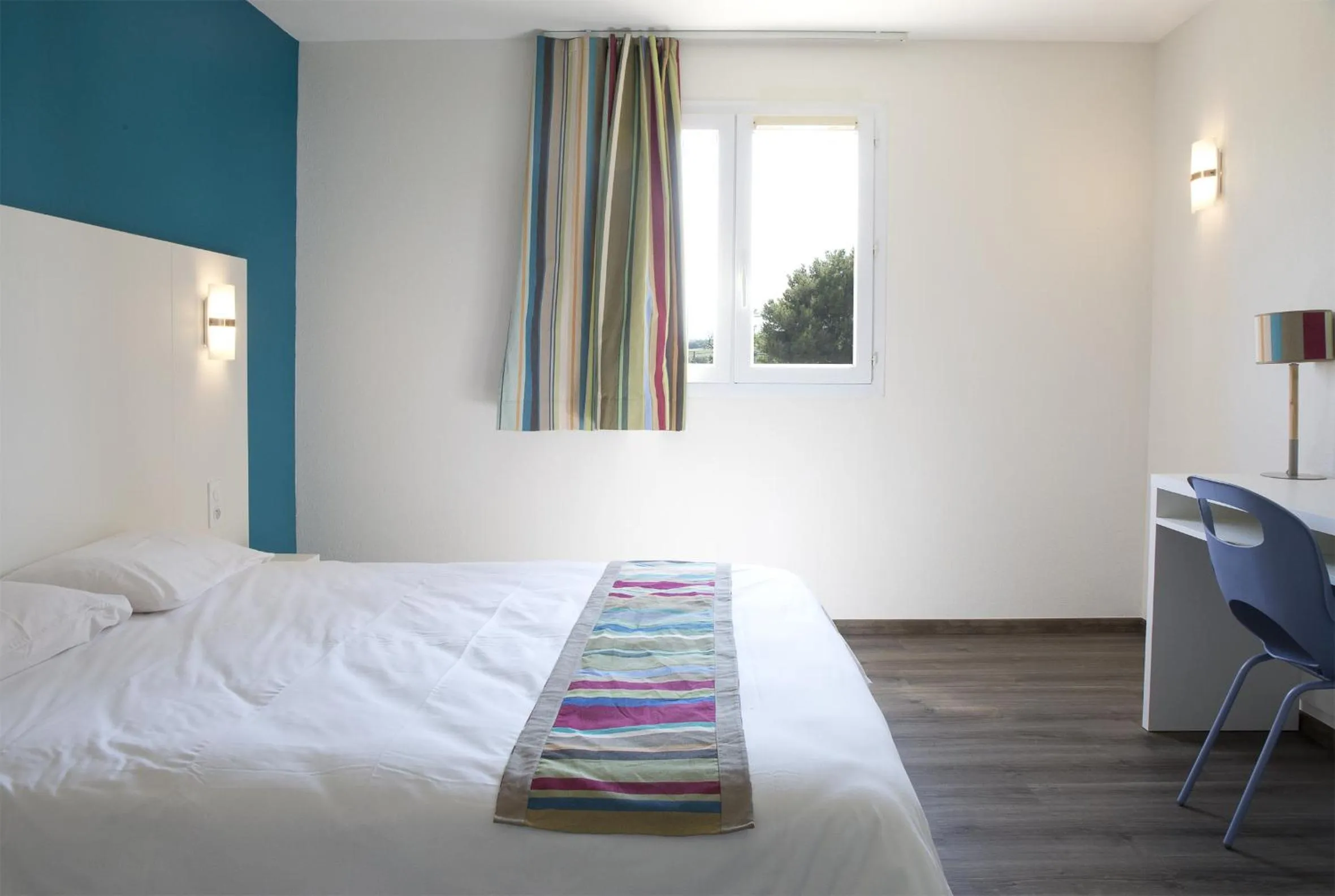 Day, Bed in Hotel Du Village Catalan