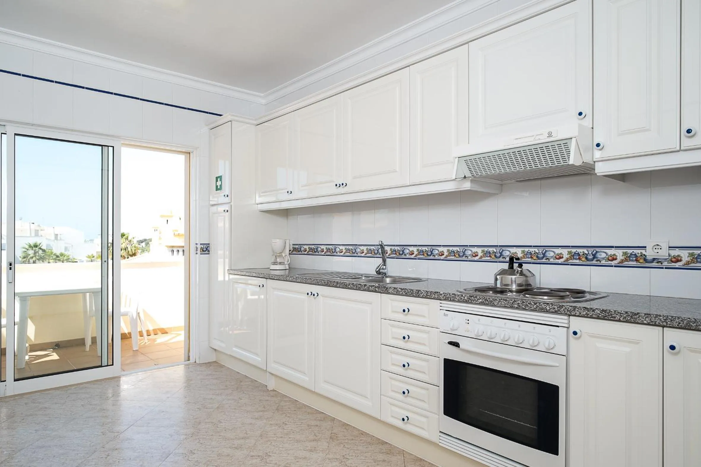 Kitchen or kitchenette in Apartamentos Benvindo by Umbral