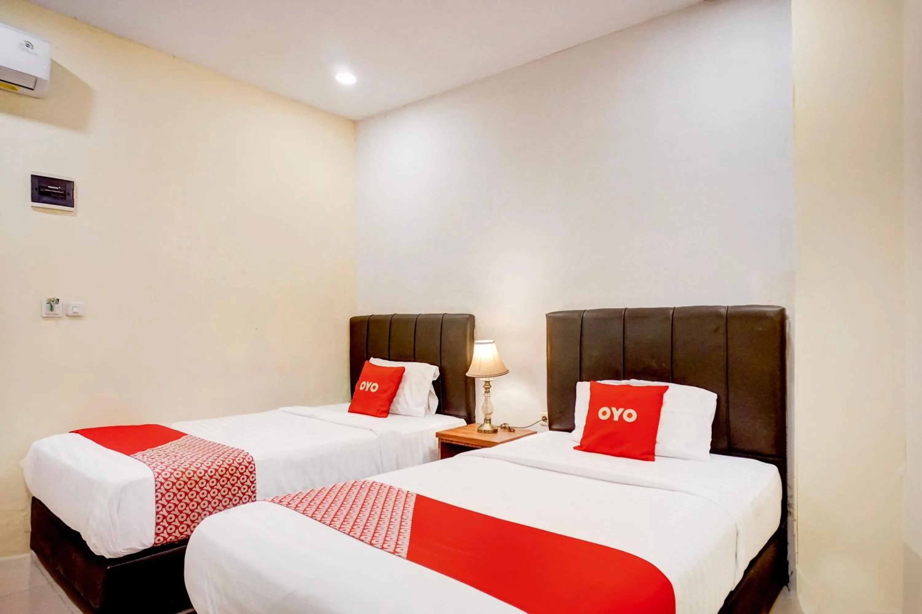 Bedroom, Bed in Hotel O Medan City Near Sun Plaza Formerly Residence Anugrah