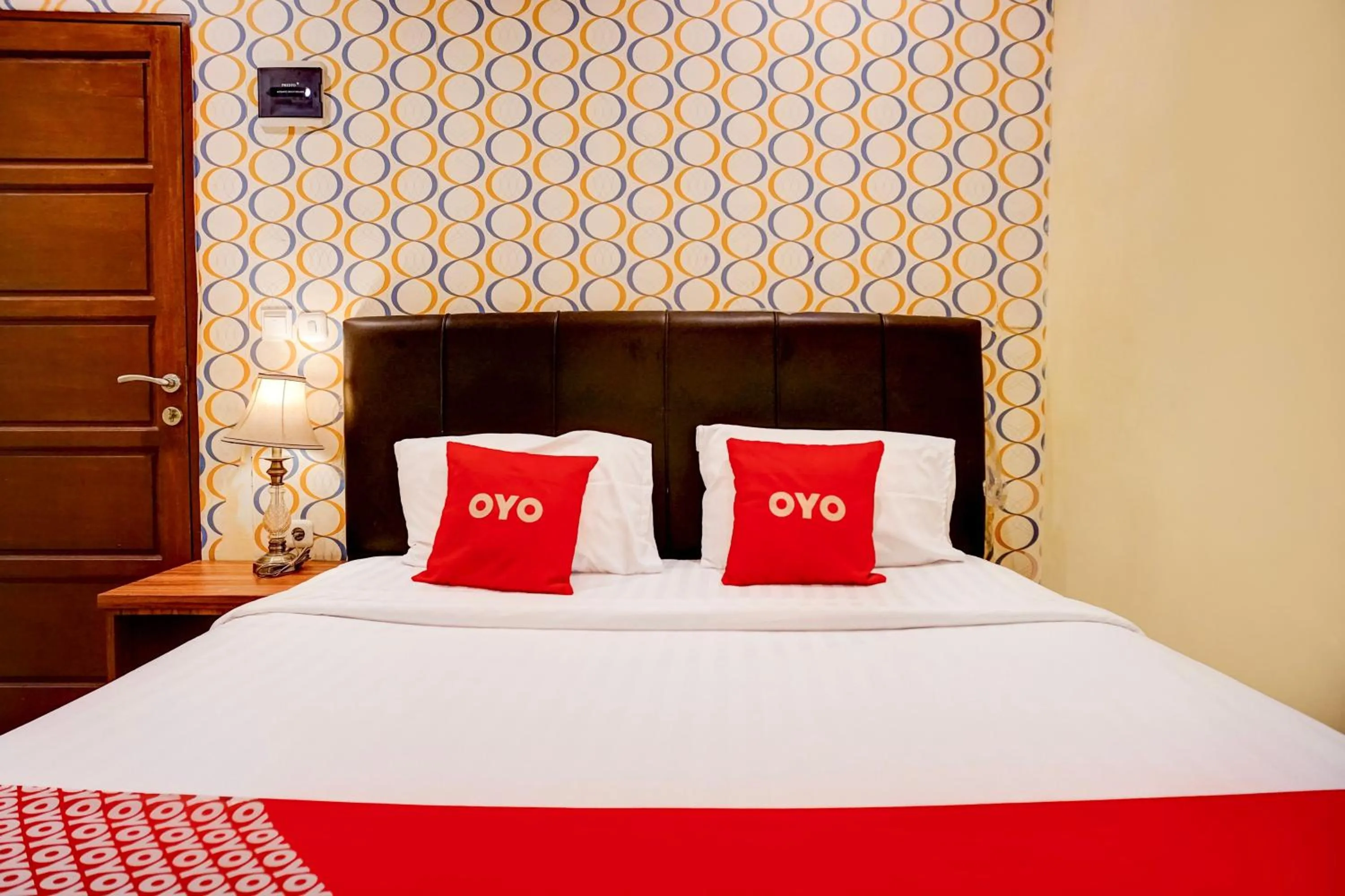 Bedroom, Bed in Hotel O Medan City Near Sun Plaza Formerly Residence Anugrah