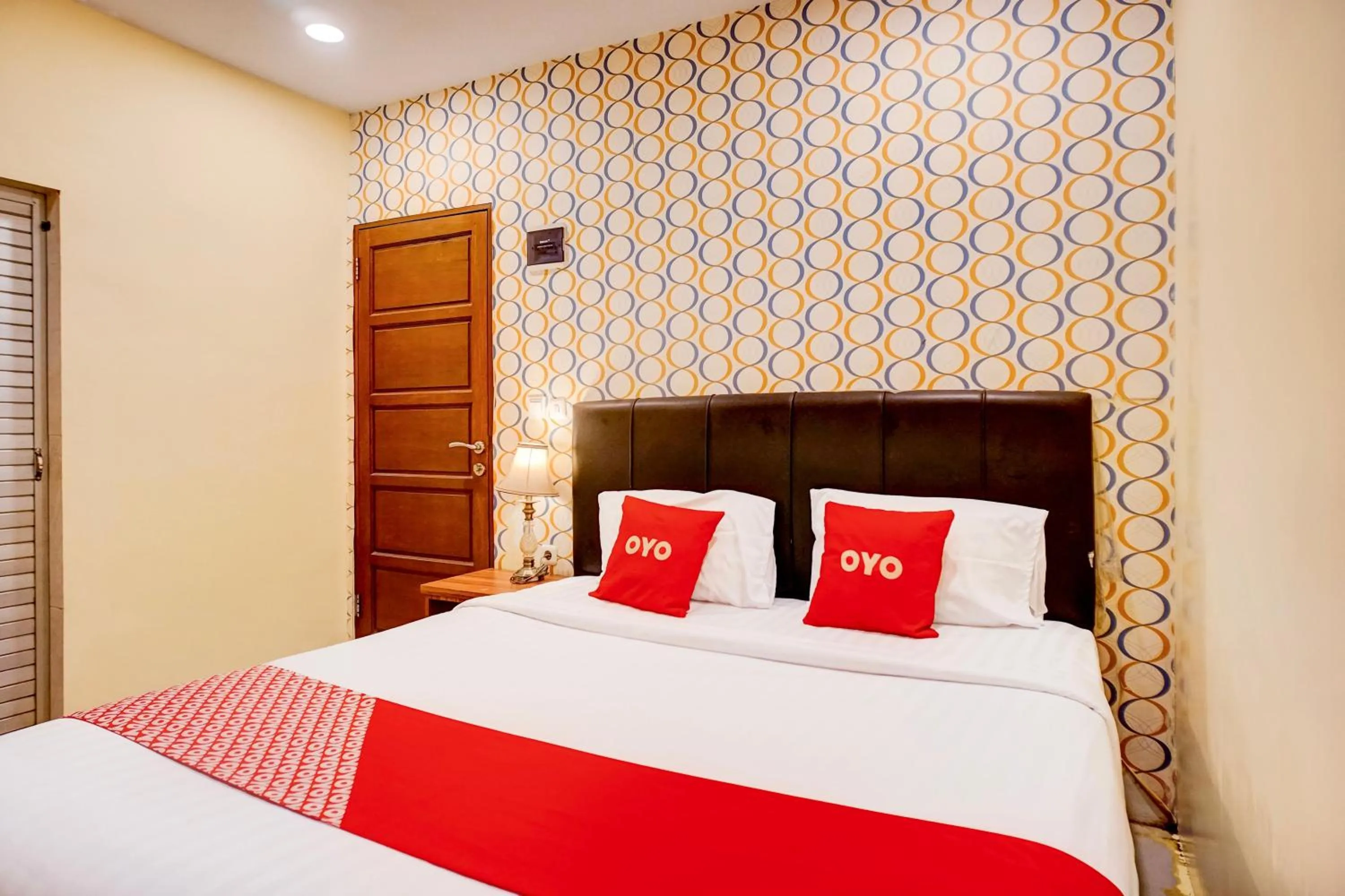 Bedroom, Bed in Hotel O Medan City Near Sun Plaza Formerly Residence Anugrah
