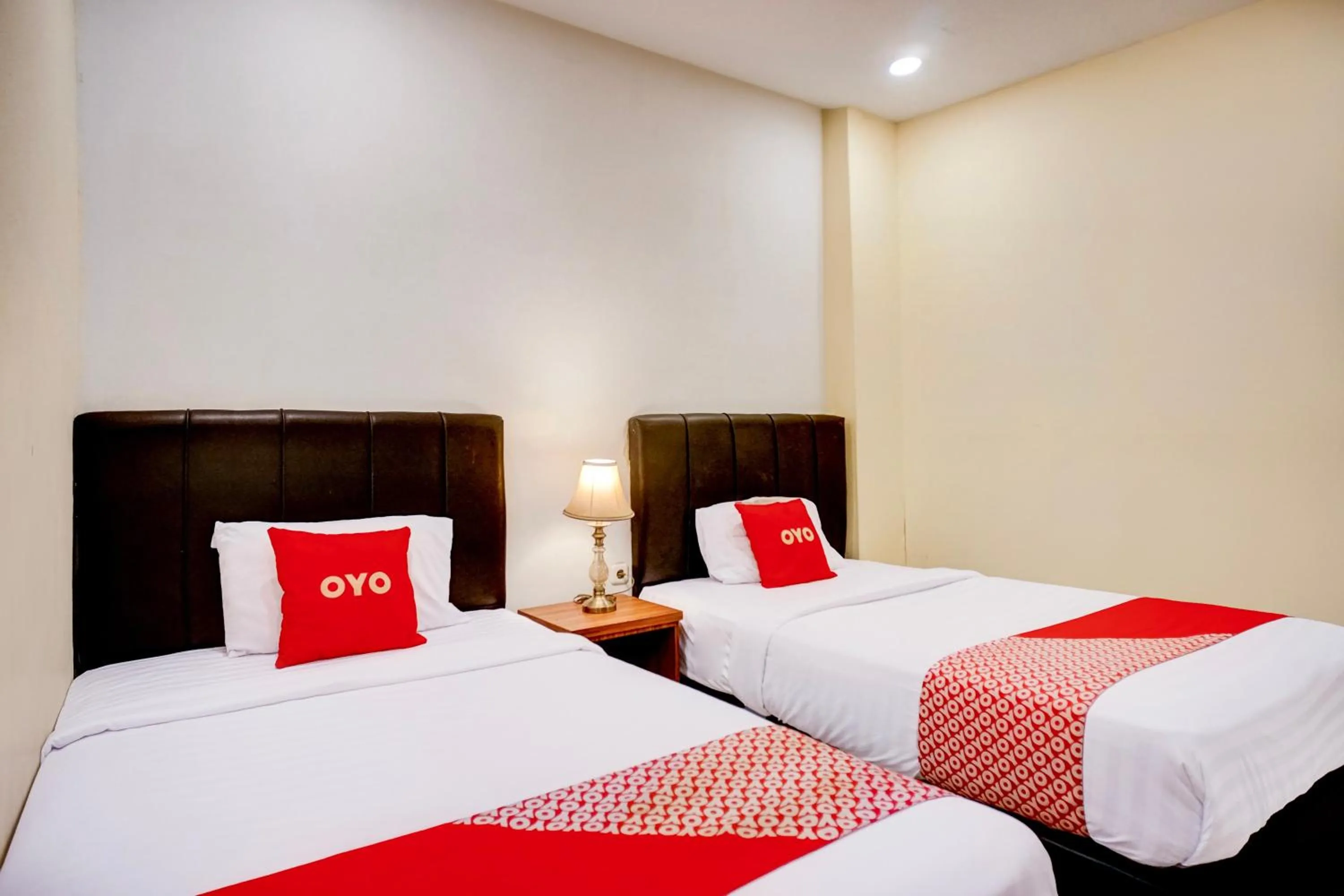 Bedroom, Bed in Hotel O Medan City Near Sun Plaza Formerly Residence Anugrah