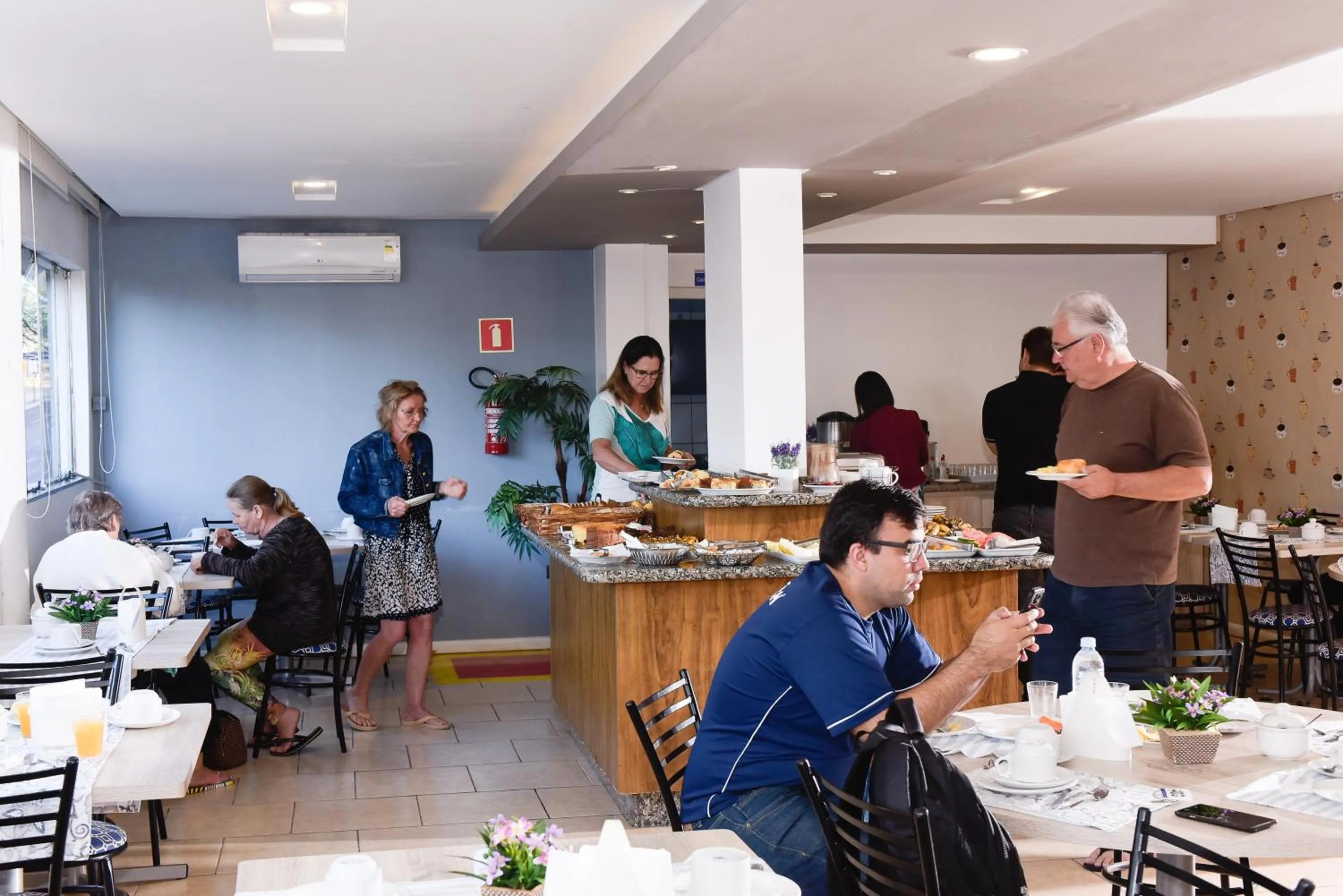 Restaurant/places to eat in Hotel Plaza Cascavel